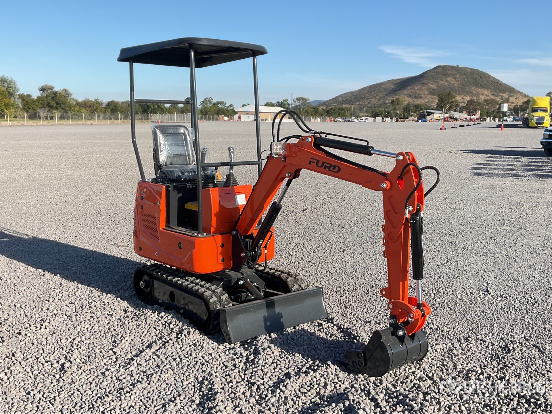 General Appearance with Picture, Right Front Corner