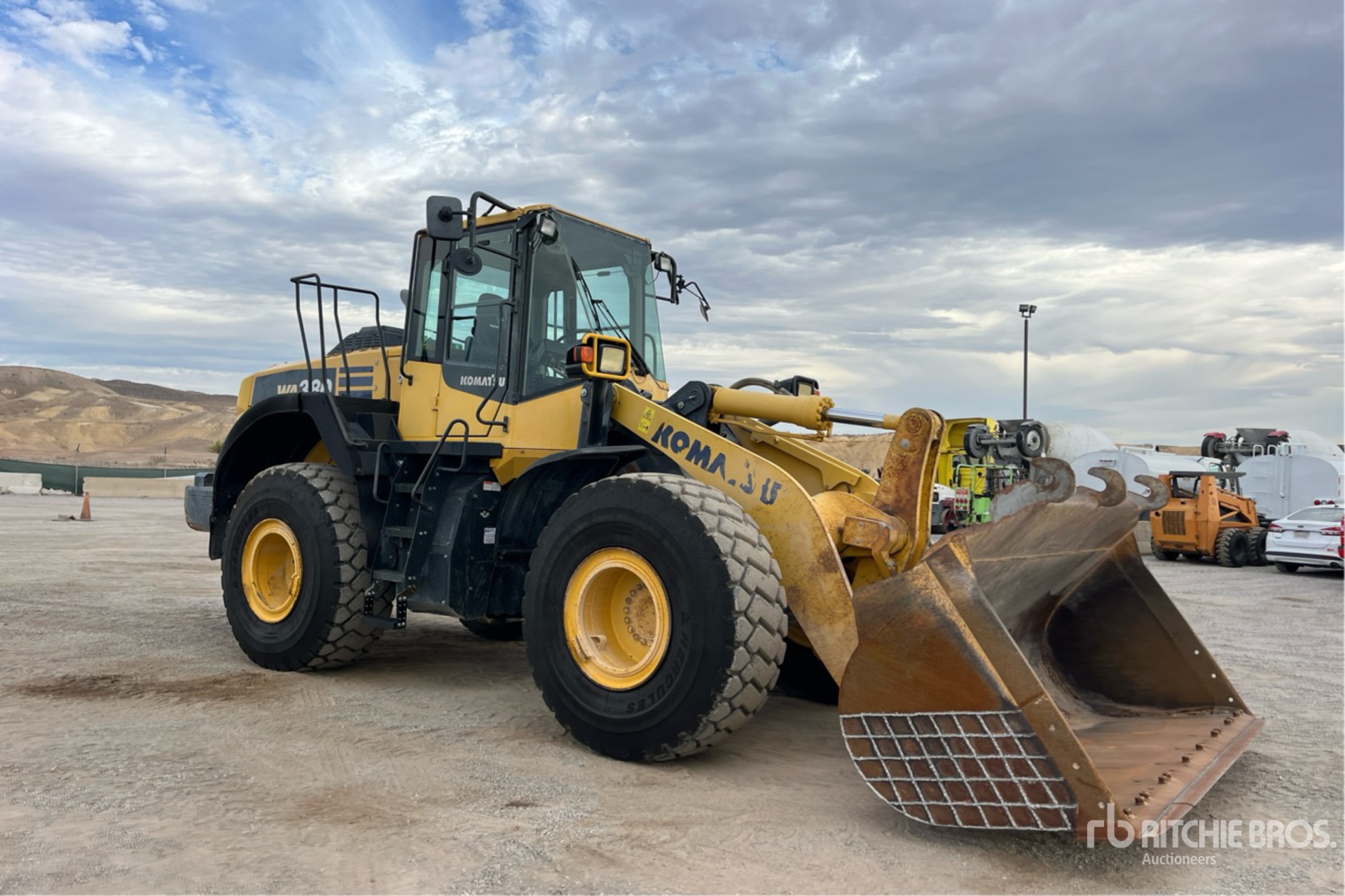 General Appearance with Picture, Right Front Corner