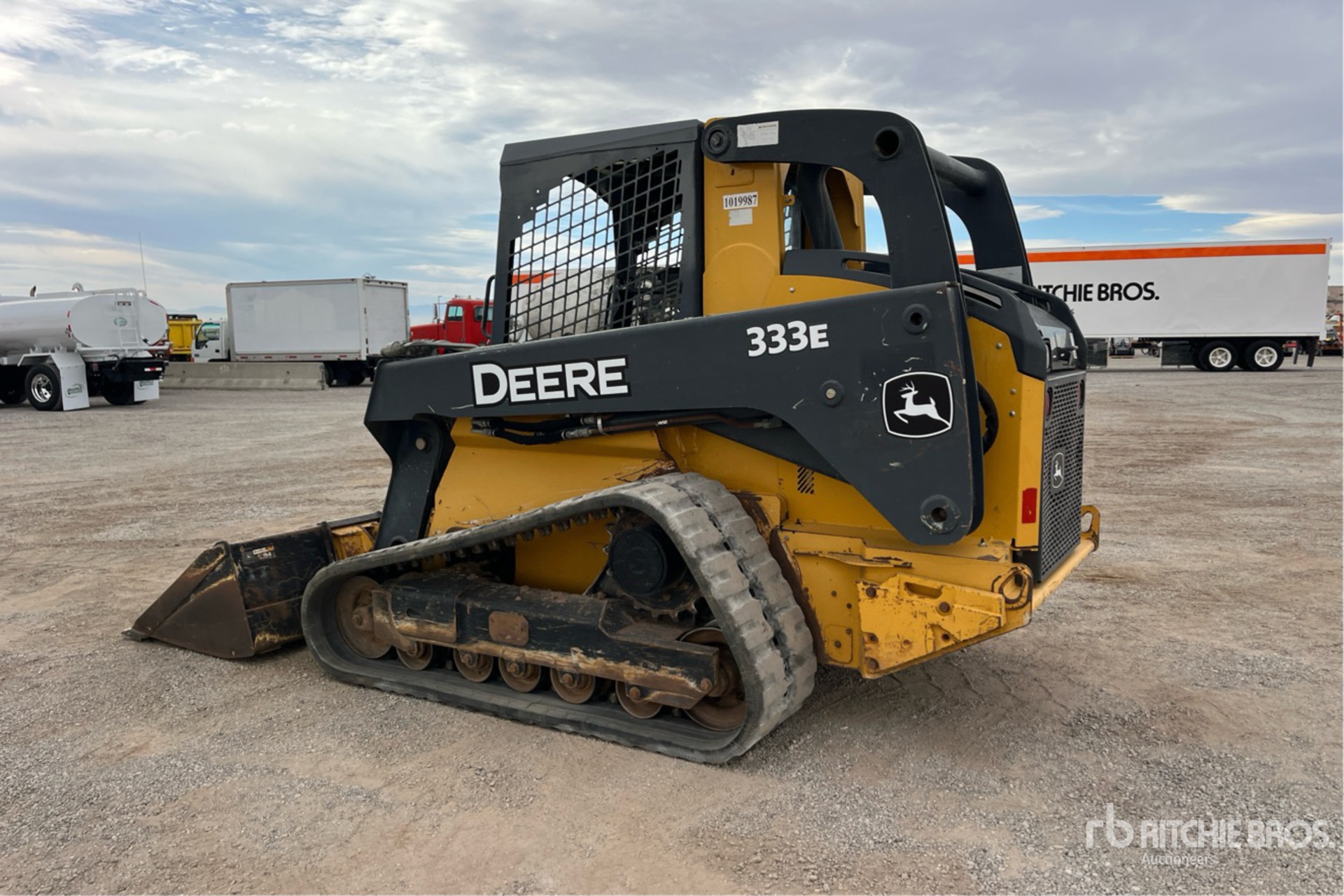 General Appearance with Picture, Left Rear Corner