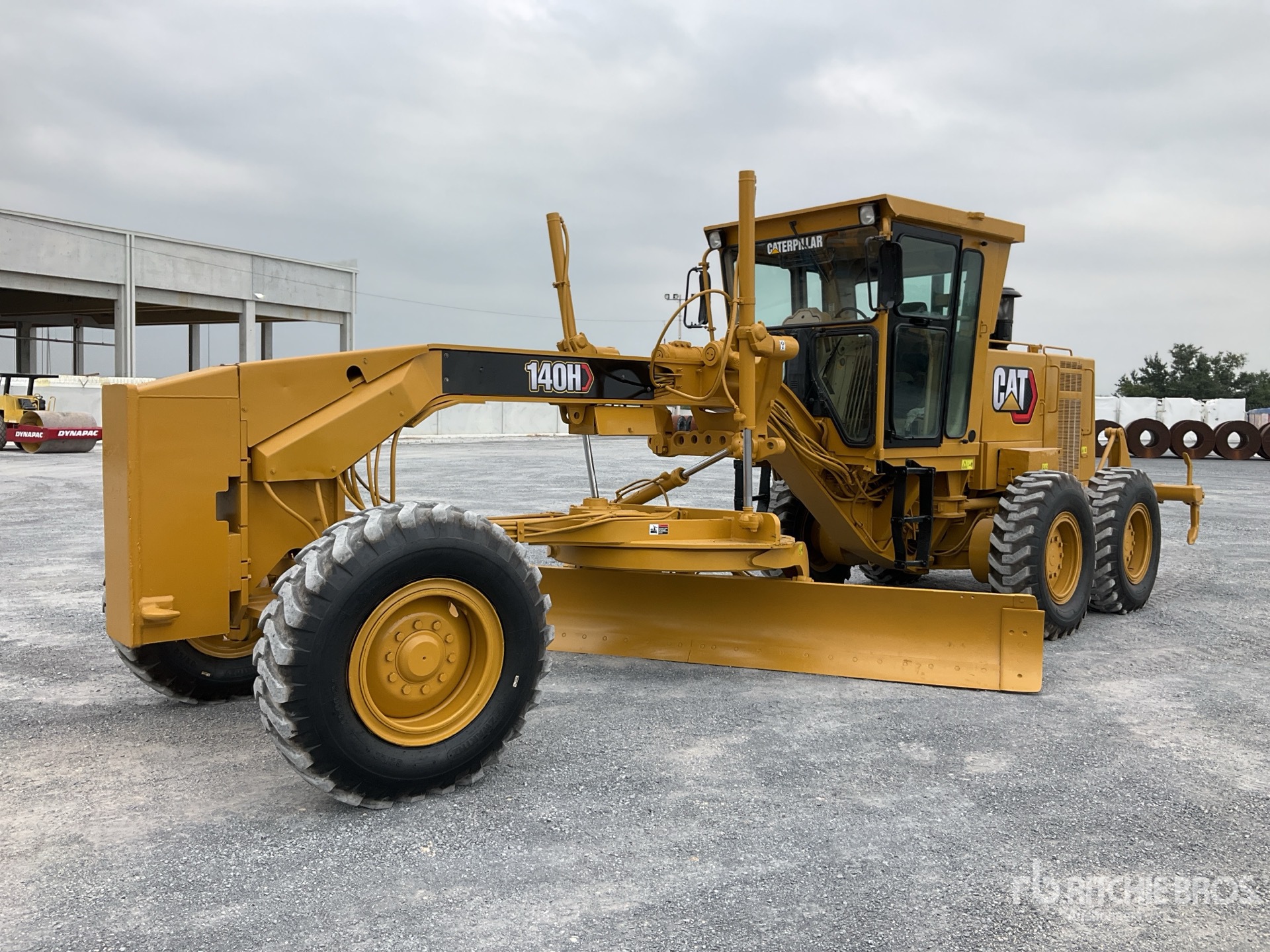 General Appearance with Featured Photo