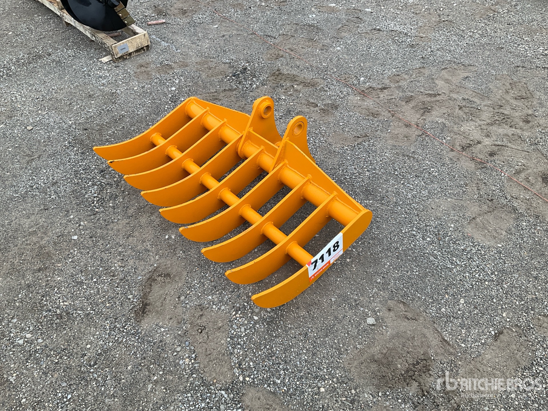 General Appearance with Foto, angolo anteriore sinistro