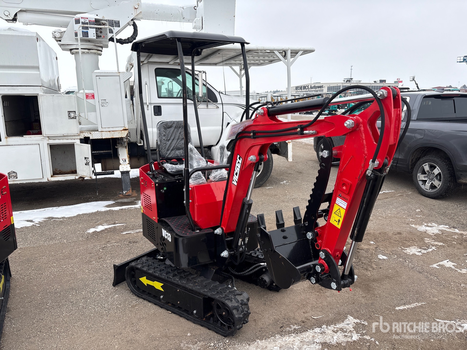 General Appearance with Picture, Right Front Corner