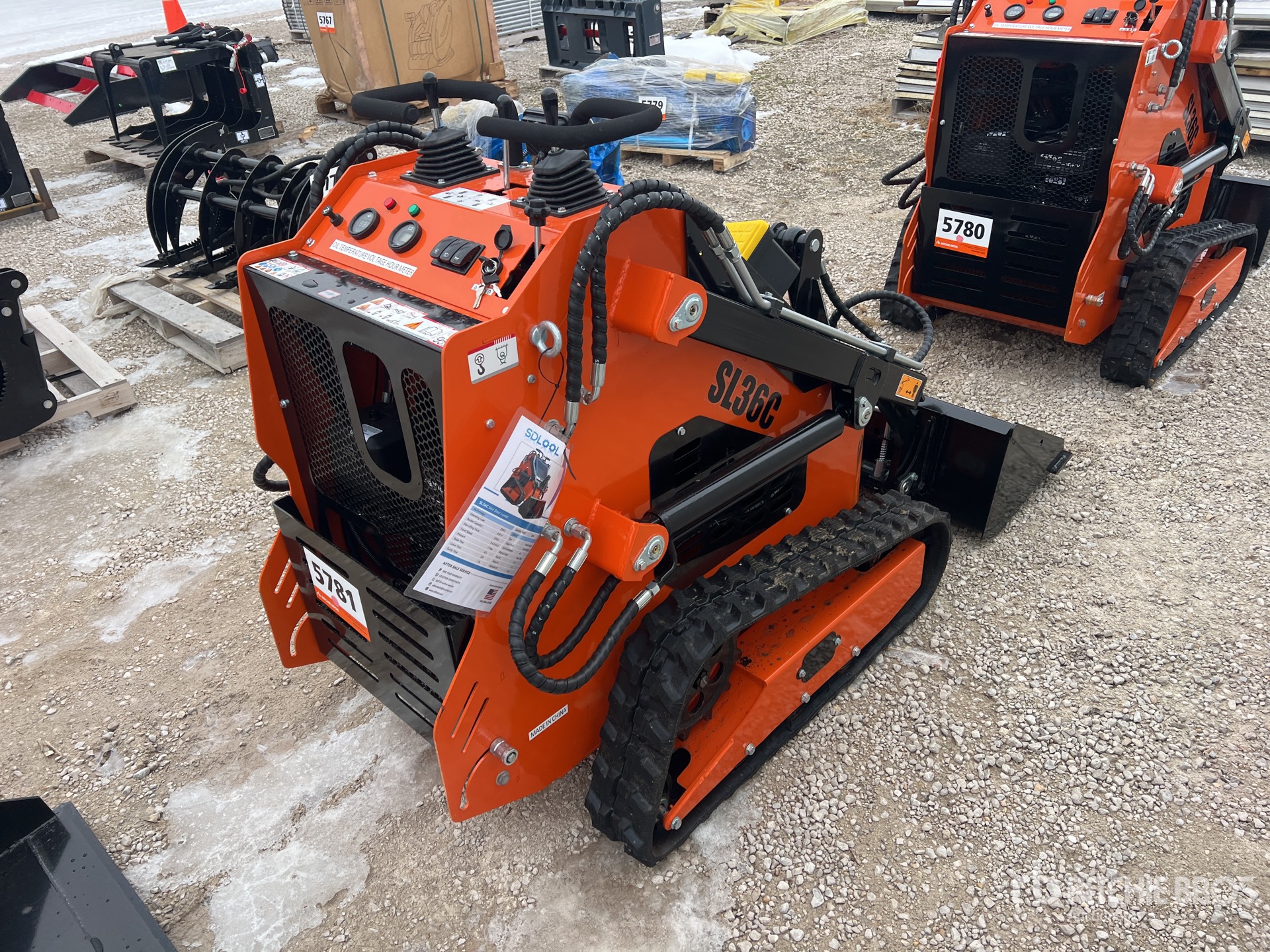 Aspect général with Image, coin arrière droit