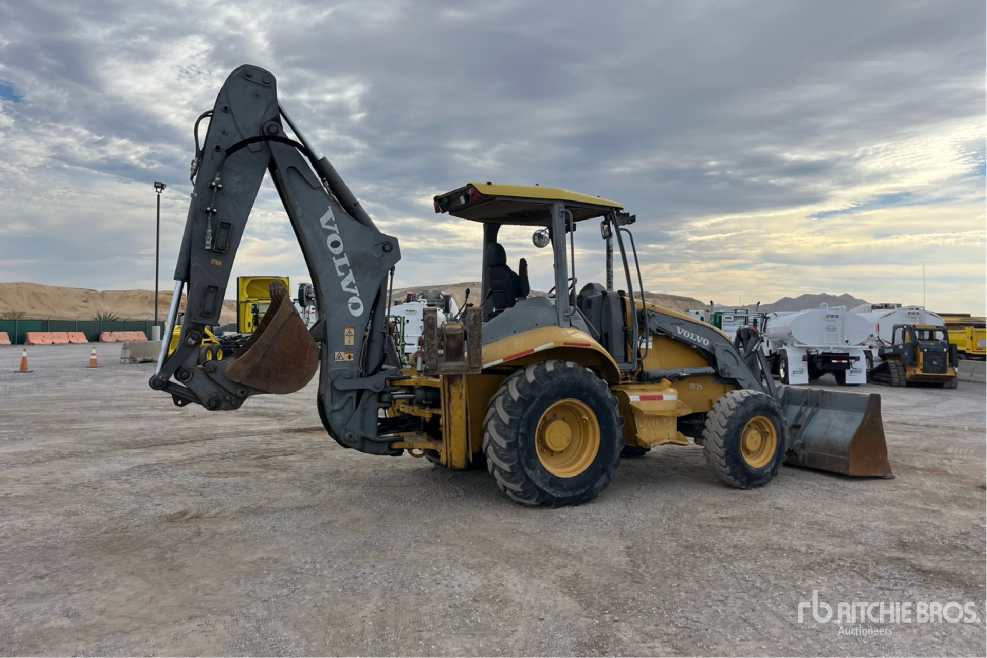 General Appearance with Imagen: esquina trasera derecha