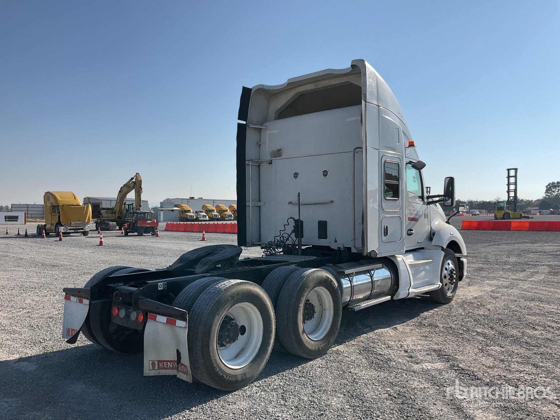 General Appearance with Imagen: esquina trasera derecha