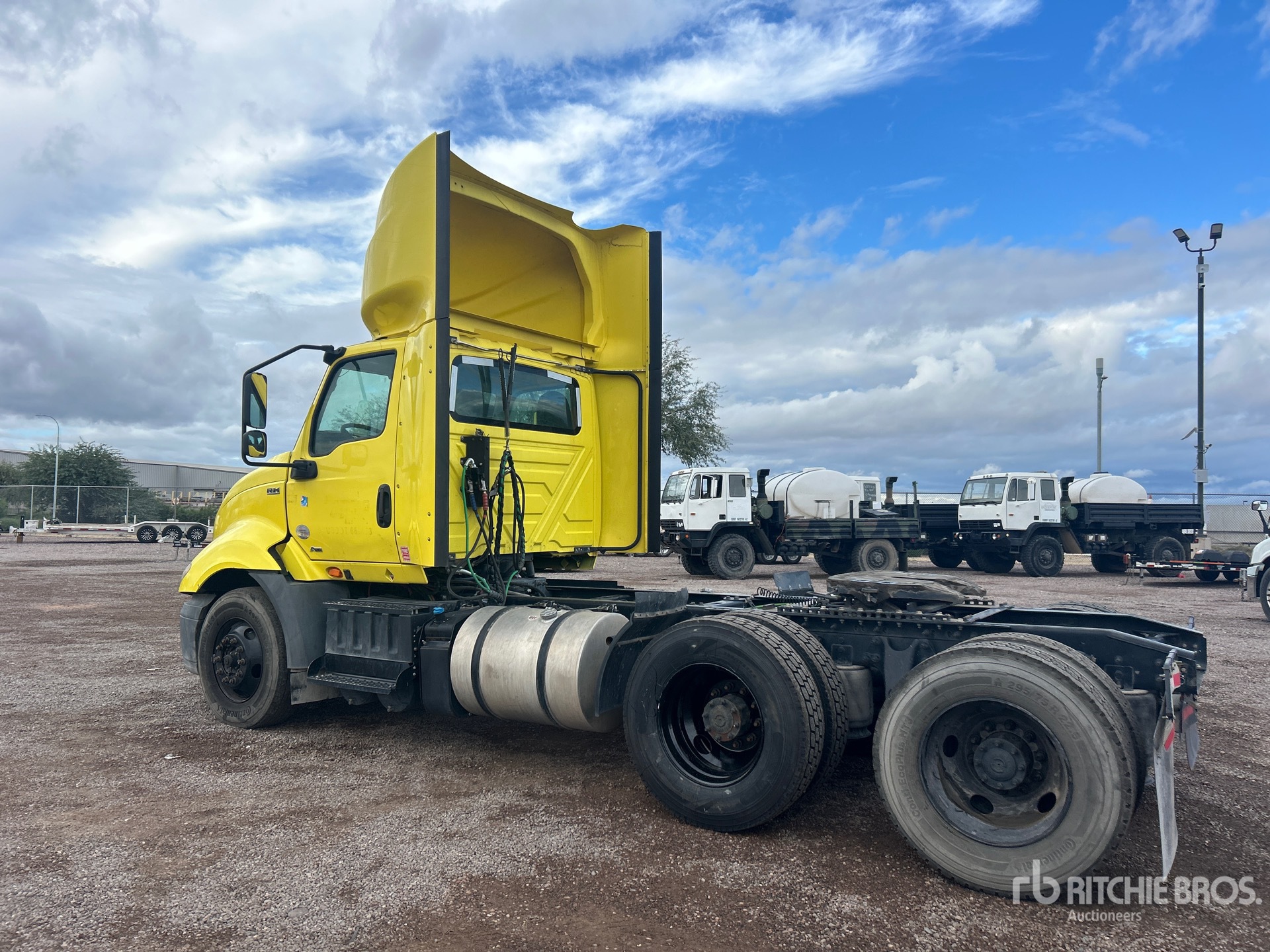 General Appearance with Imagen: esquina trasera izquierda