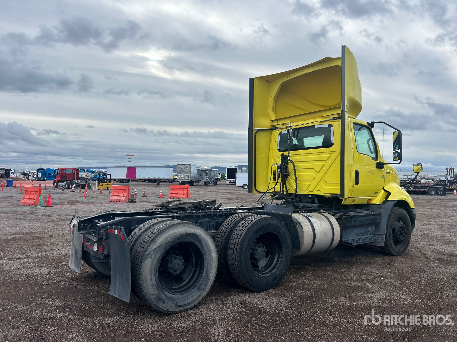 General Appearance with Imagen: esquina trasera derecha