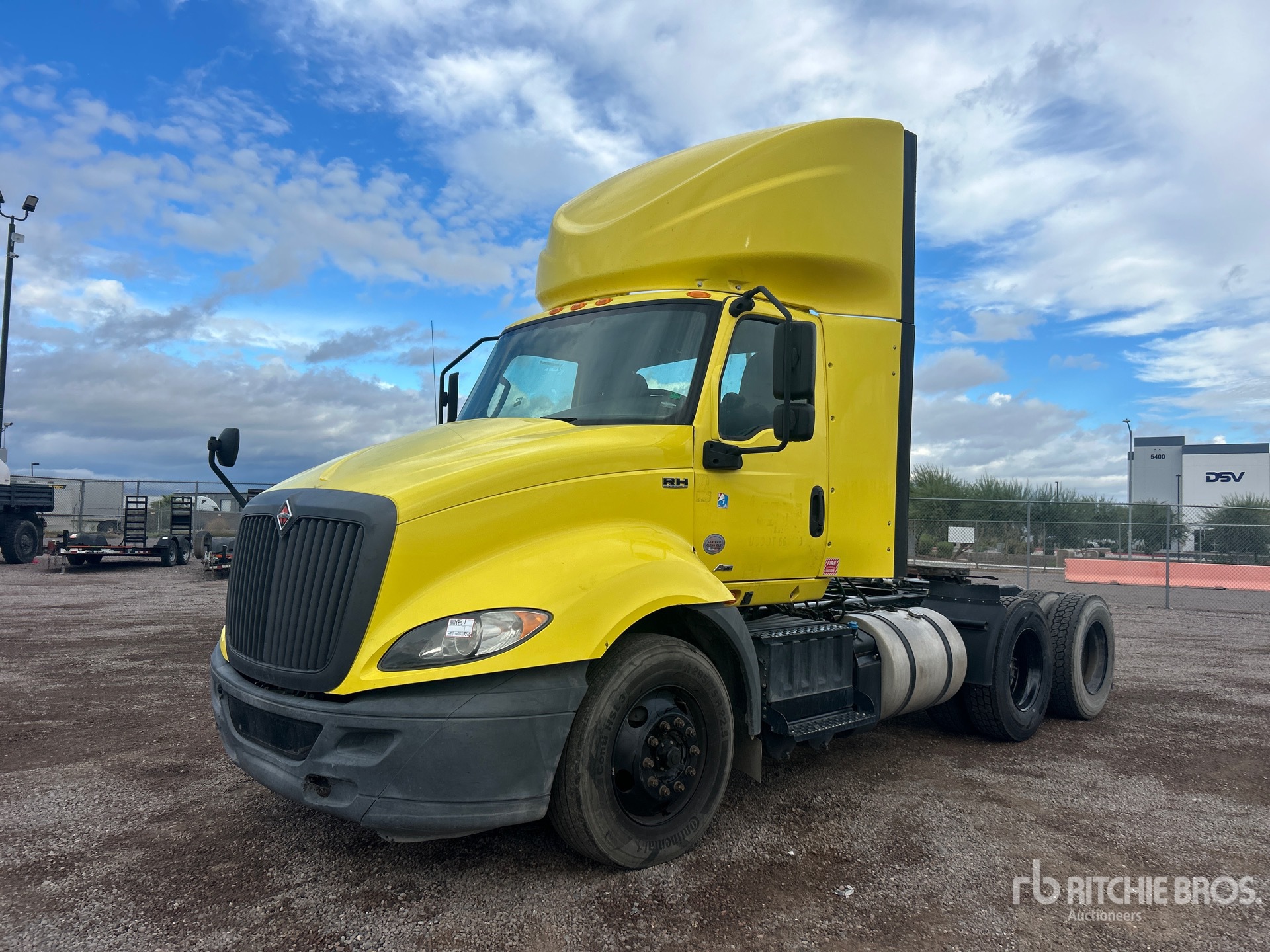 General Appearance with Imagen: esquina delantera izquierda