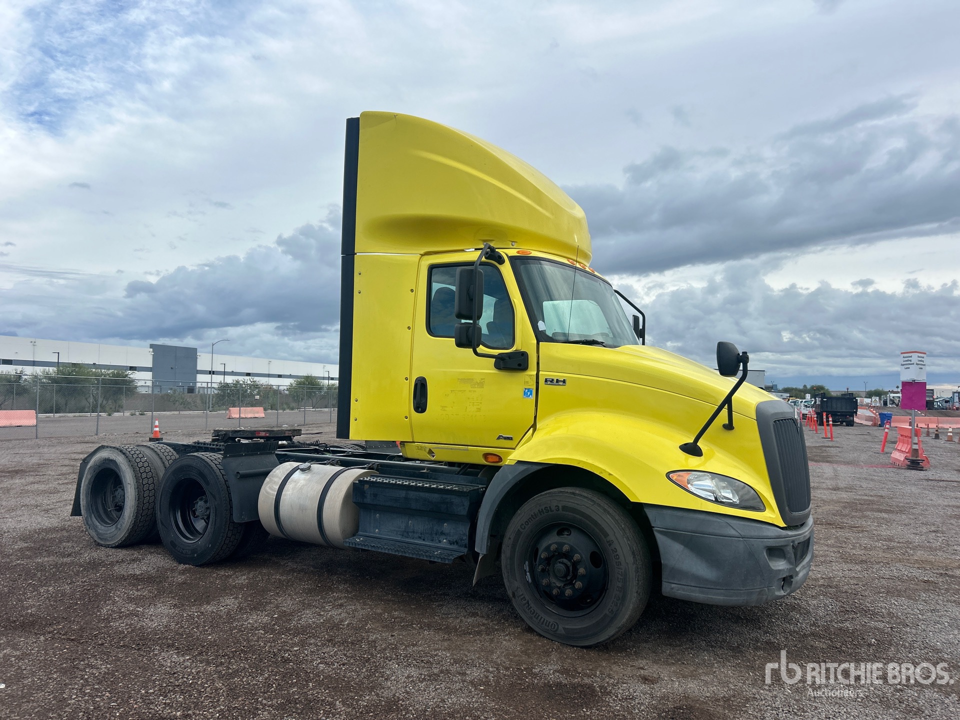 General Appearance with Imagen: esquina delantera derecha