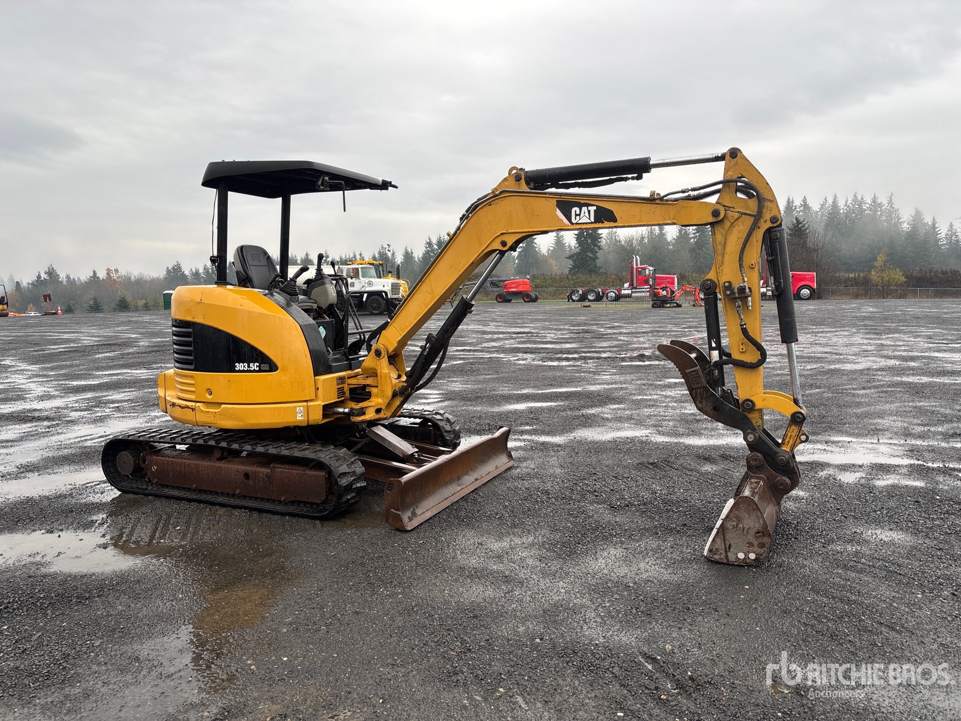 General Appearance with Picture, Right Front Corner