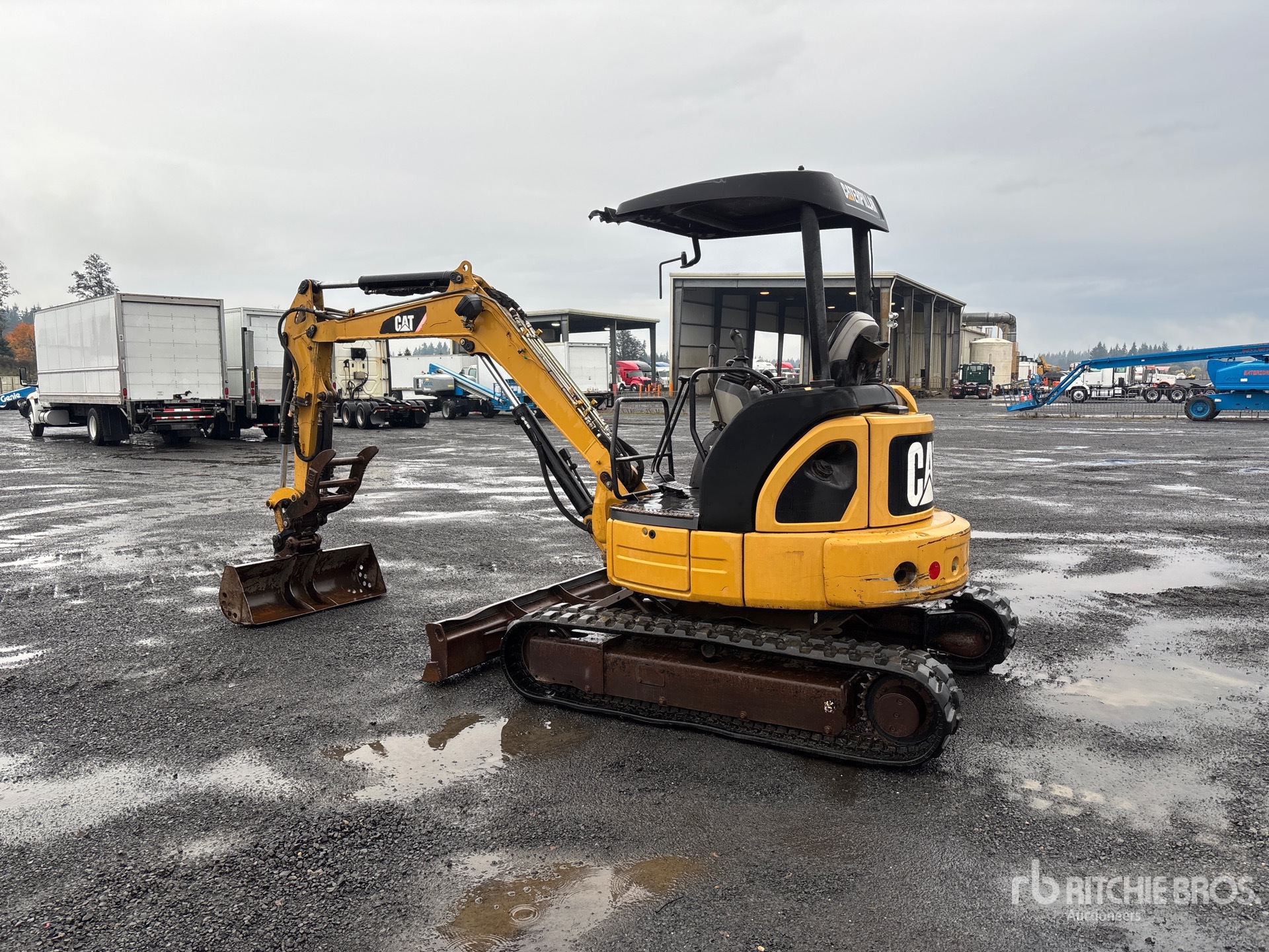 General Appearance with Picture, Left Rear Corner