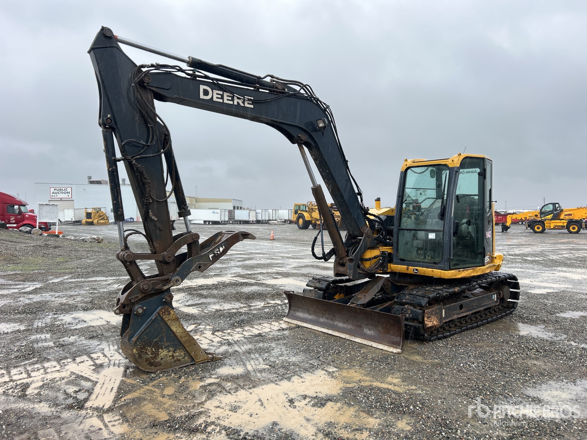 General Appearance with Picture, Left Front Corner