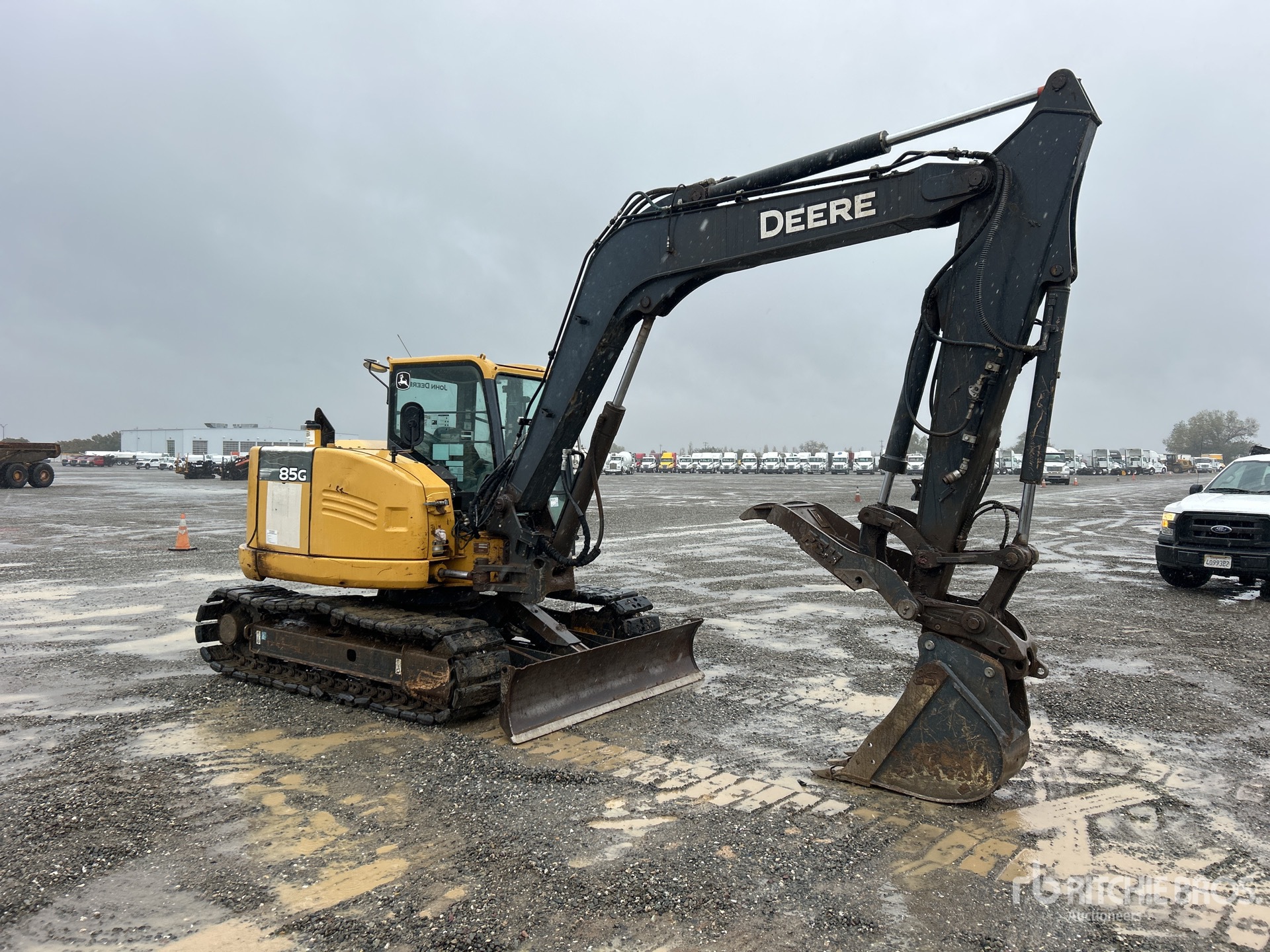 General Appearance with Picture, Right Front Corner