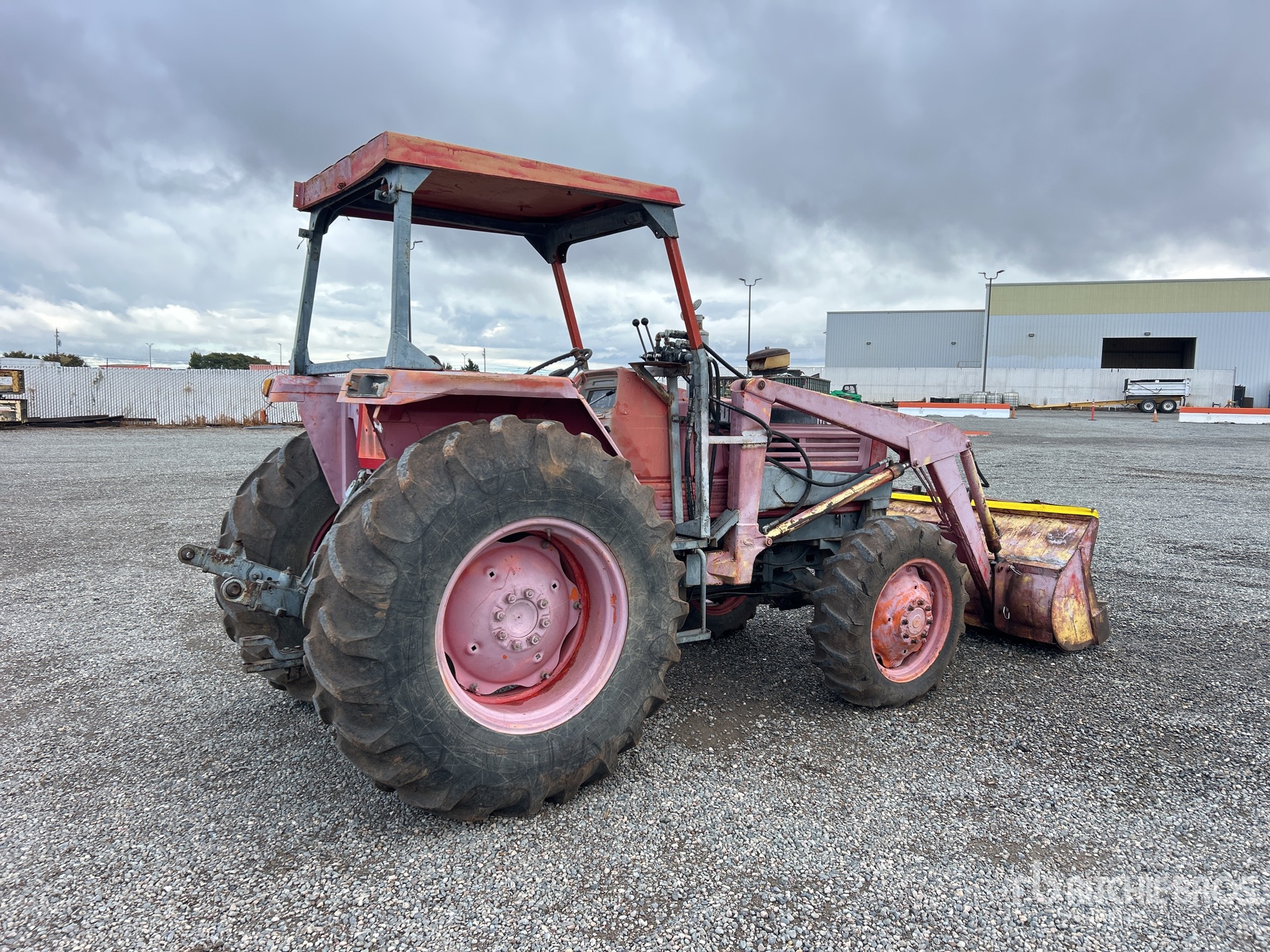 General Appearance with Picture, Right Rear Corner