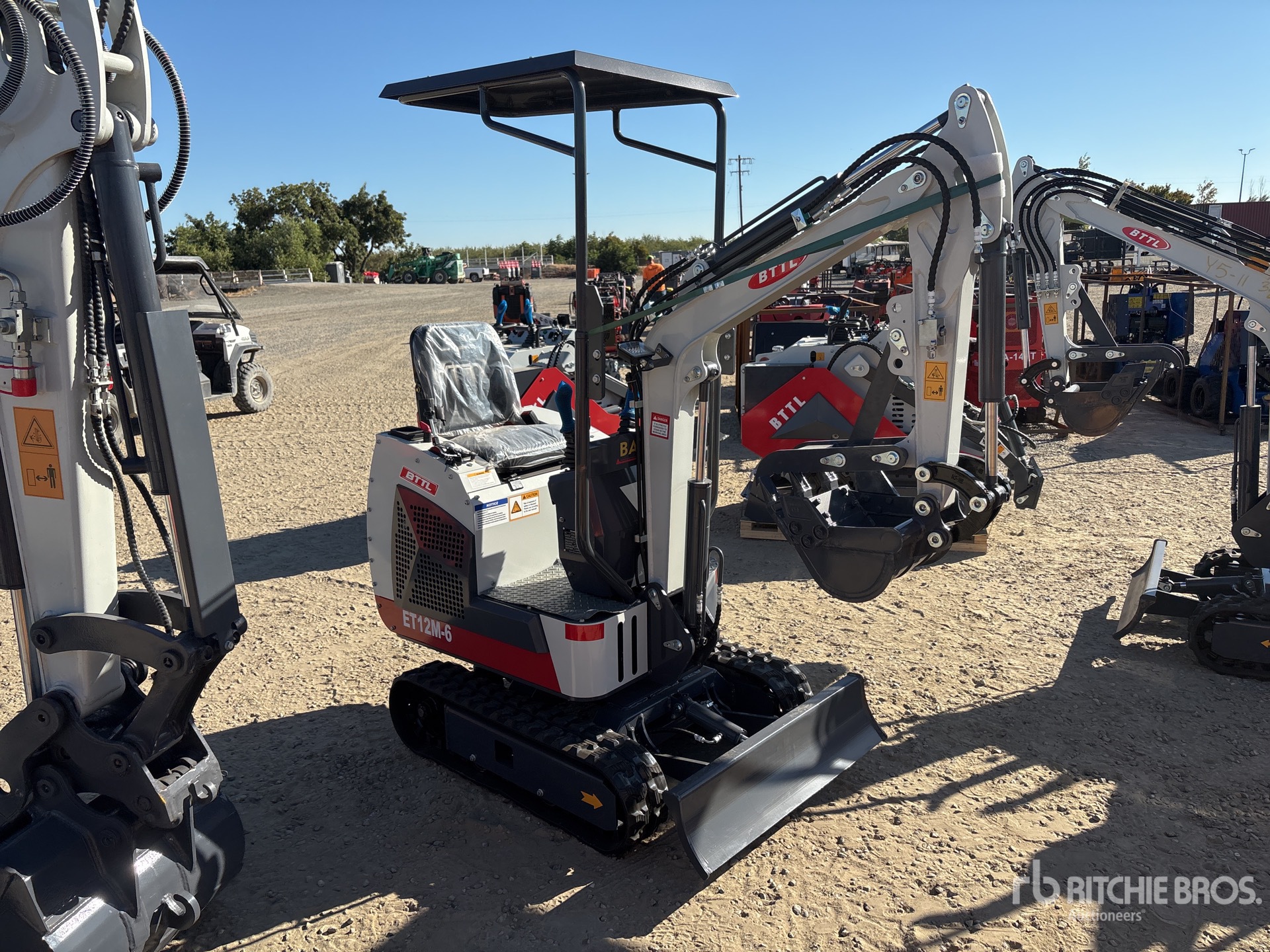 General Appearance with Bild, Ecke vorne rechts