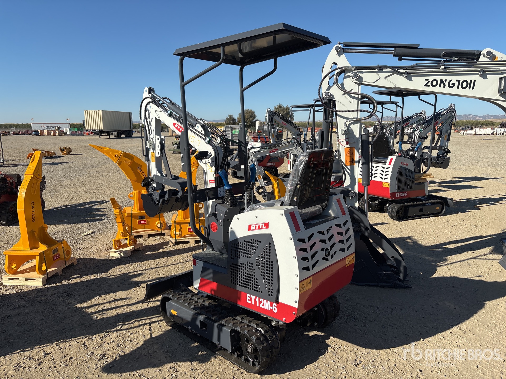 General Appearance with Bild, Ecke hinten links