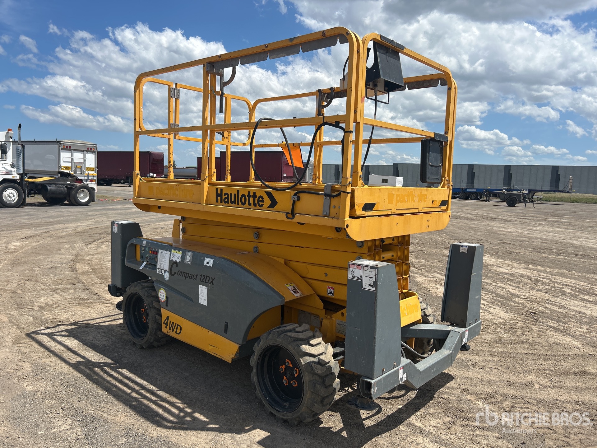 Aspect général with Image, coin avant droit