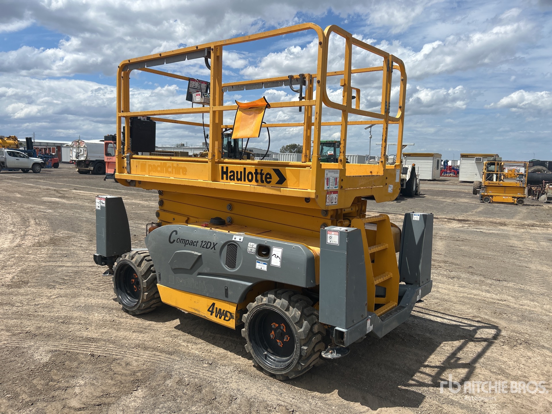 Aspect général with Image, coin arrière gauche