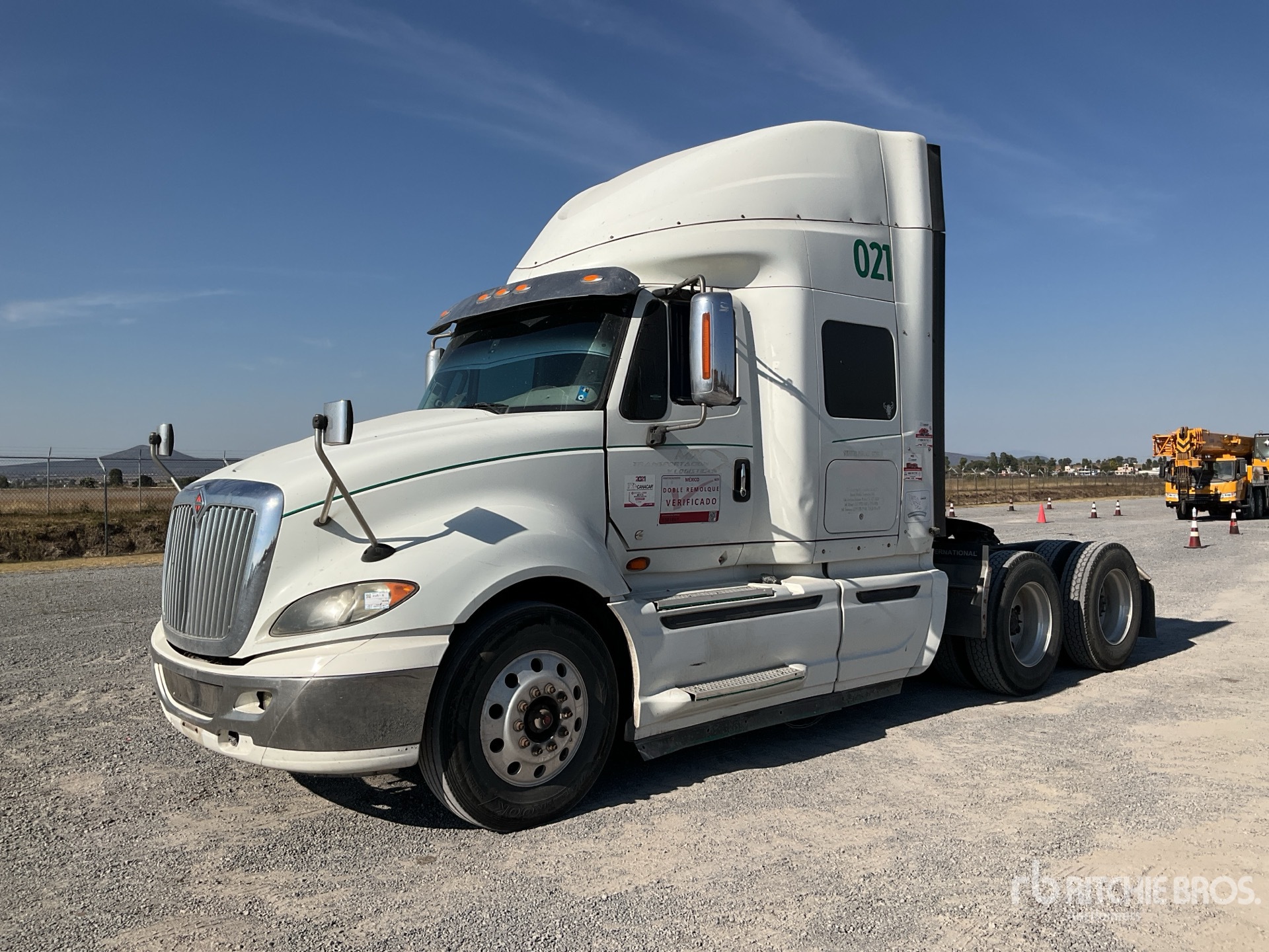 General Appearance with Picture, Left Front Corner