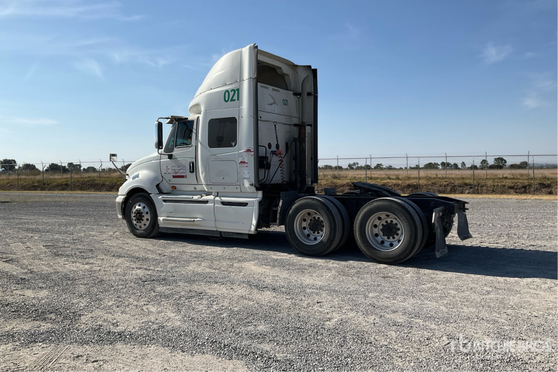 Aspect général with Image, coin arrière gauche