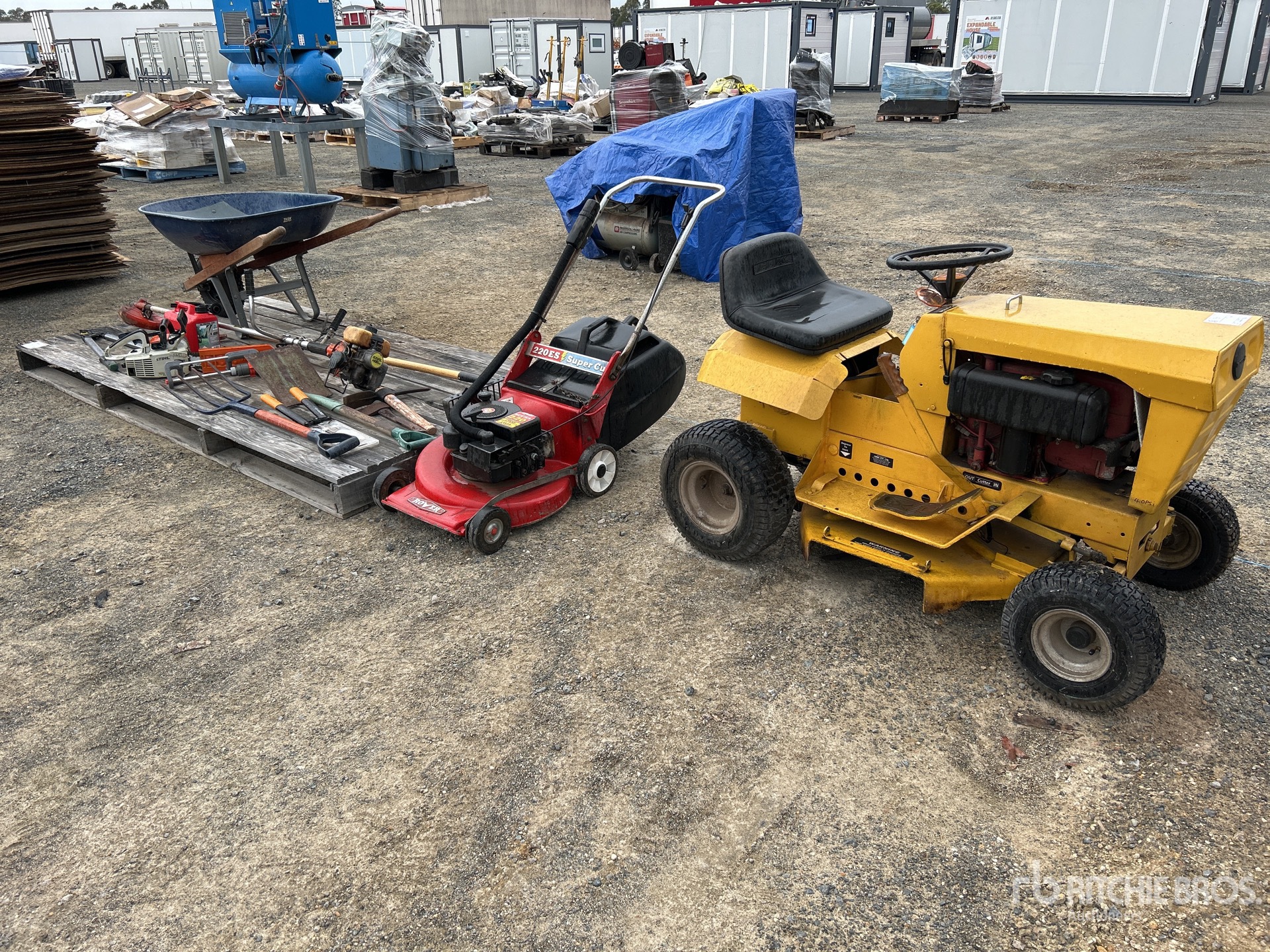 General Appearance with Bild, Ecke hinten links