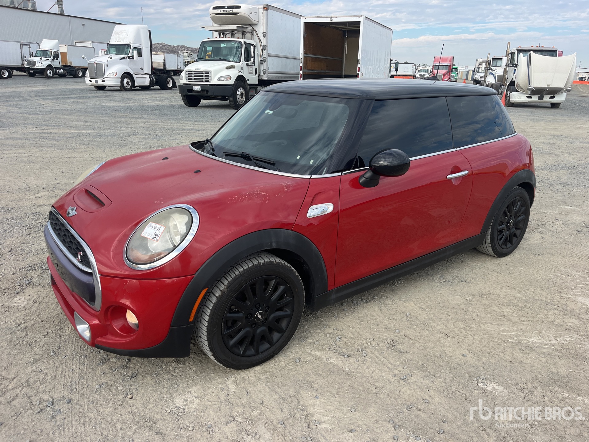 General Appearance with Picture, Left Front Corner