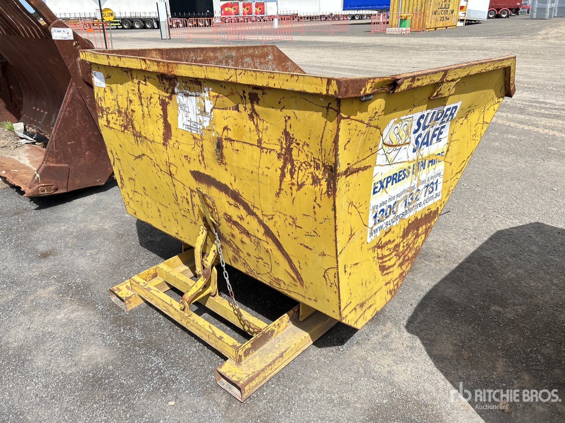 General Appearance with Picture, Right Rear Corner