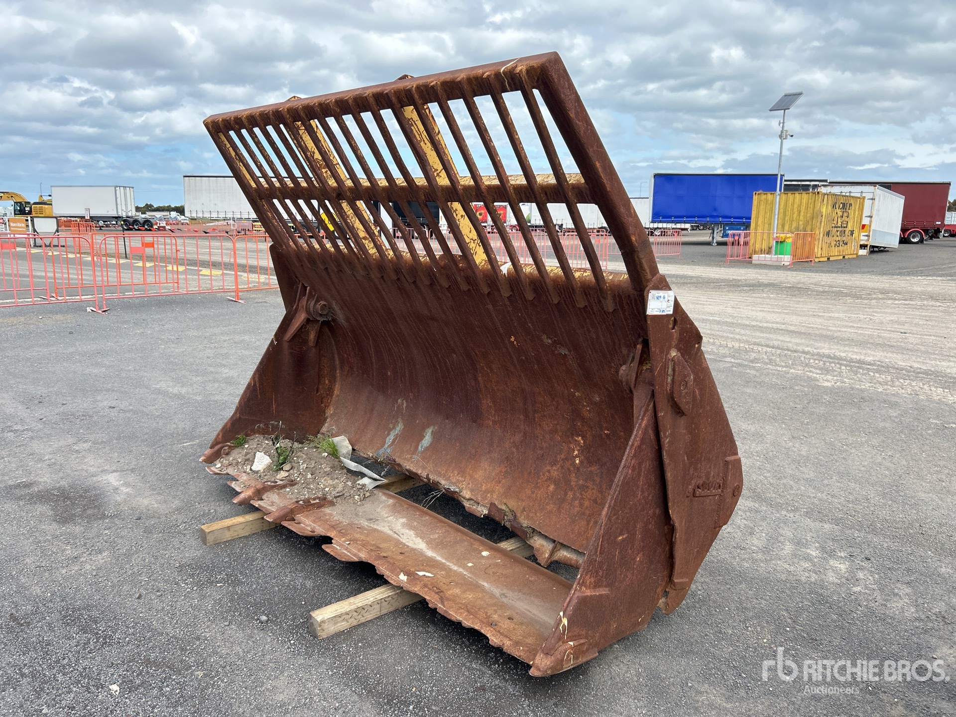 General Appearance with Picture, Left Front Corner