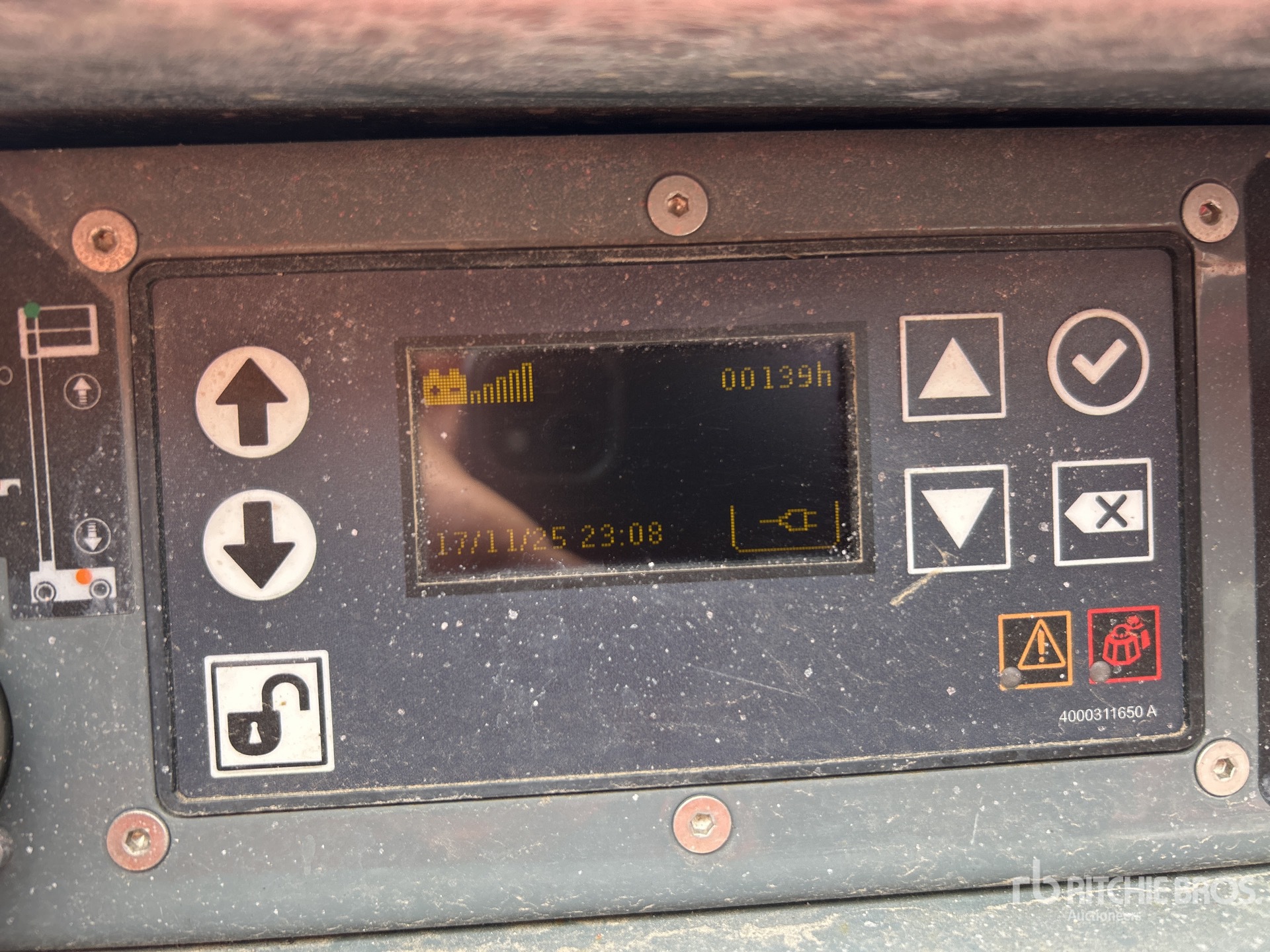 General Appearance with Horímetro / Odómetro