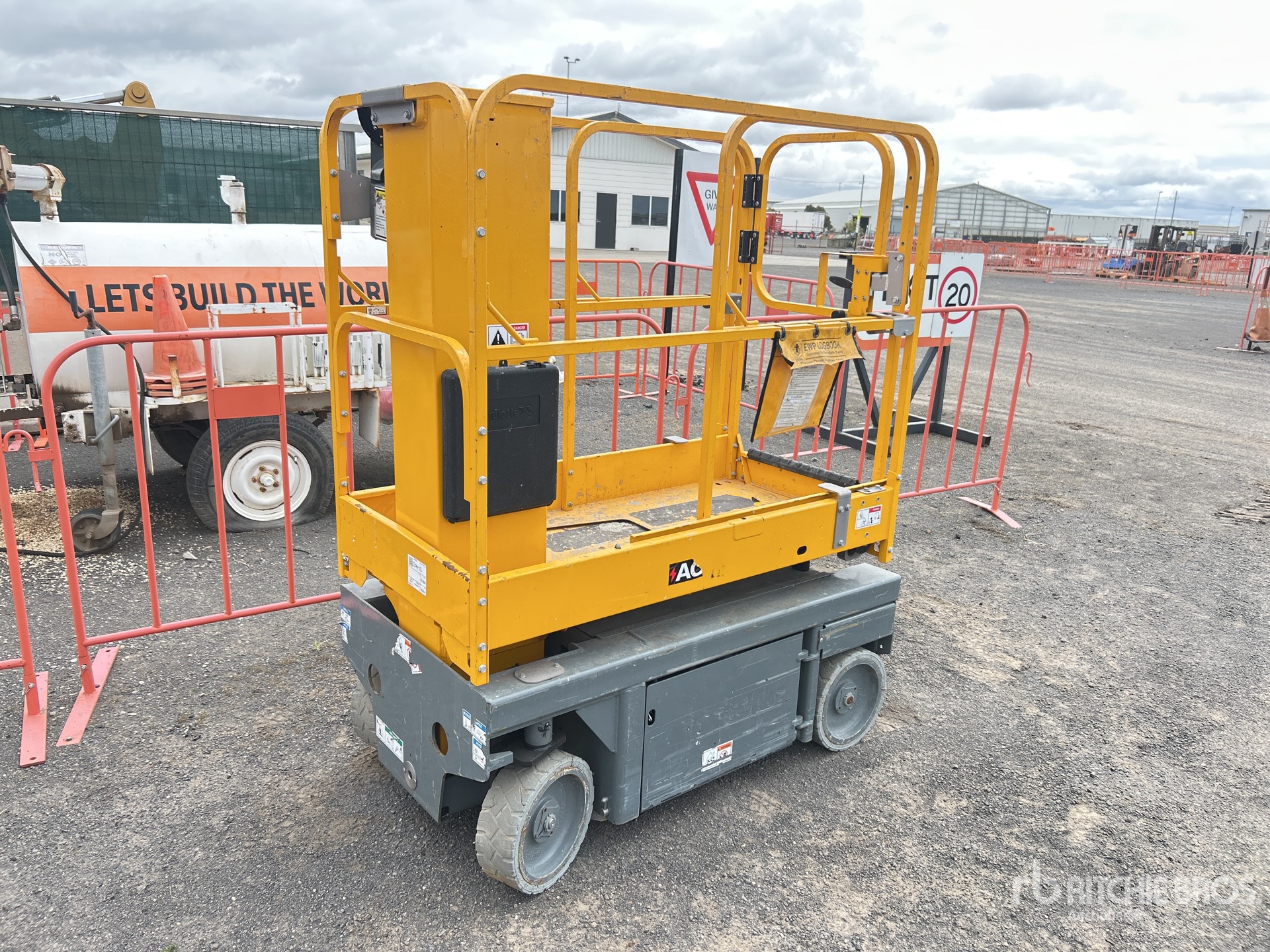 General Appearance with Imagen: esquina delantera izquierda