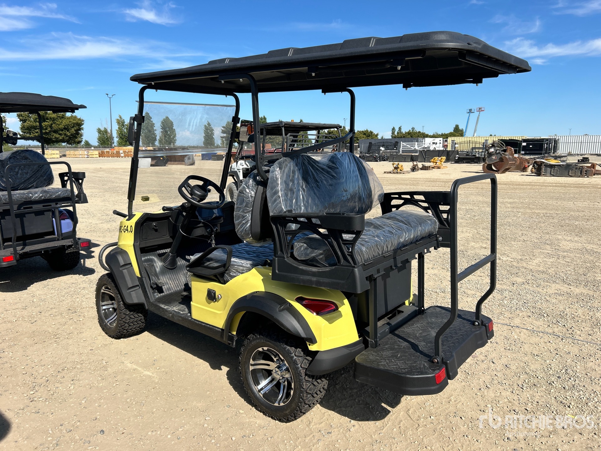 General Appearance with Foto, angolo posteriore sinistro