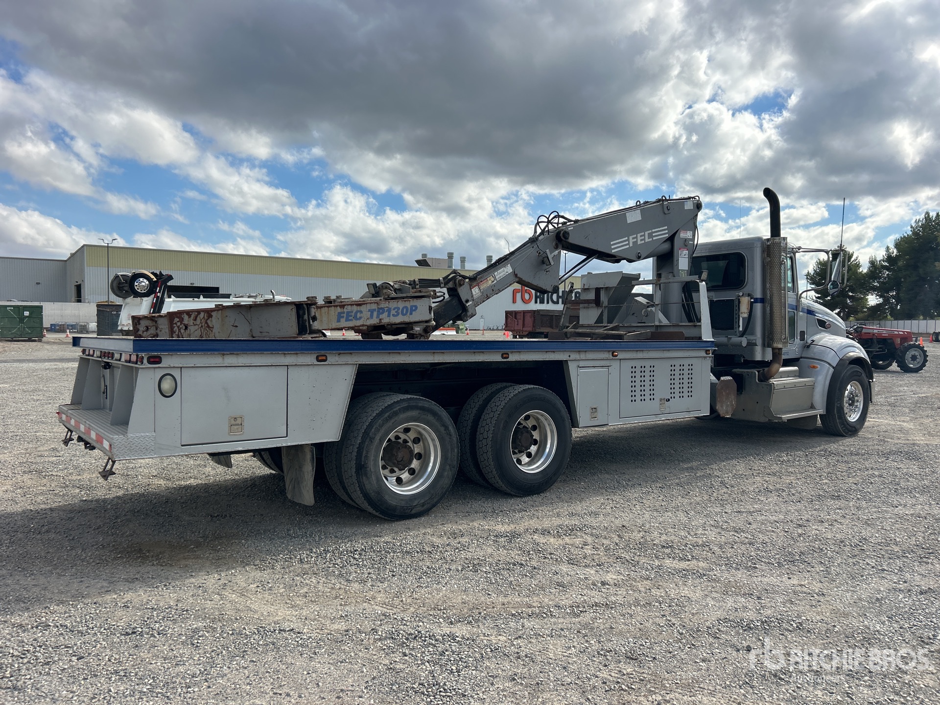 General Appearance with Imagen: esquina trasera derecha