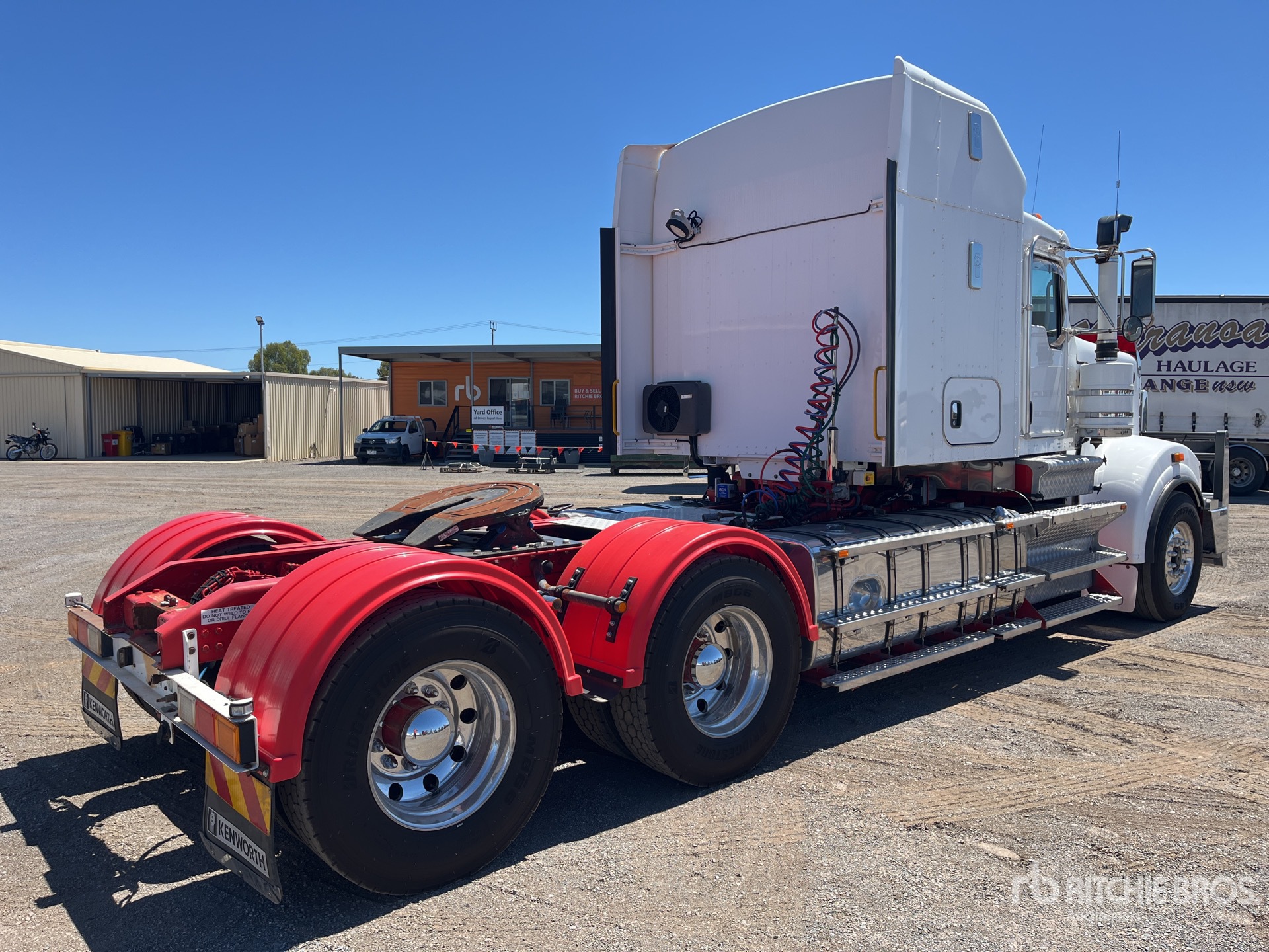 Aspect général with Image, coin arrière gauche