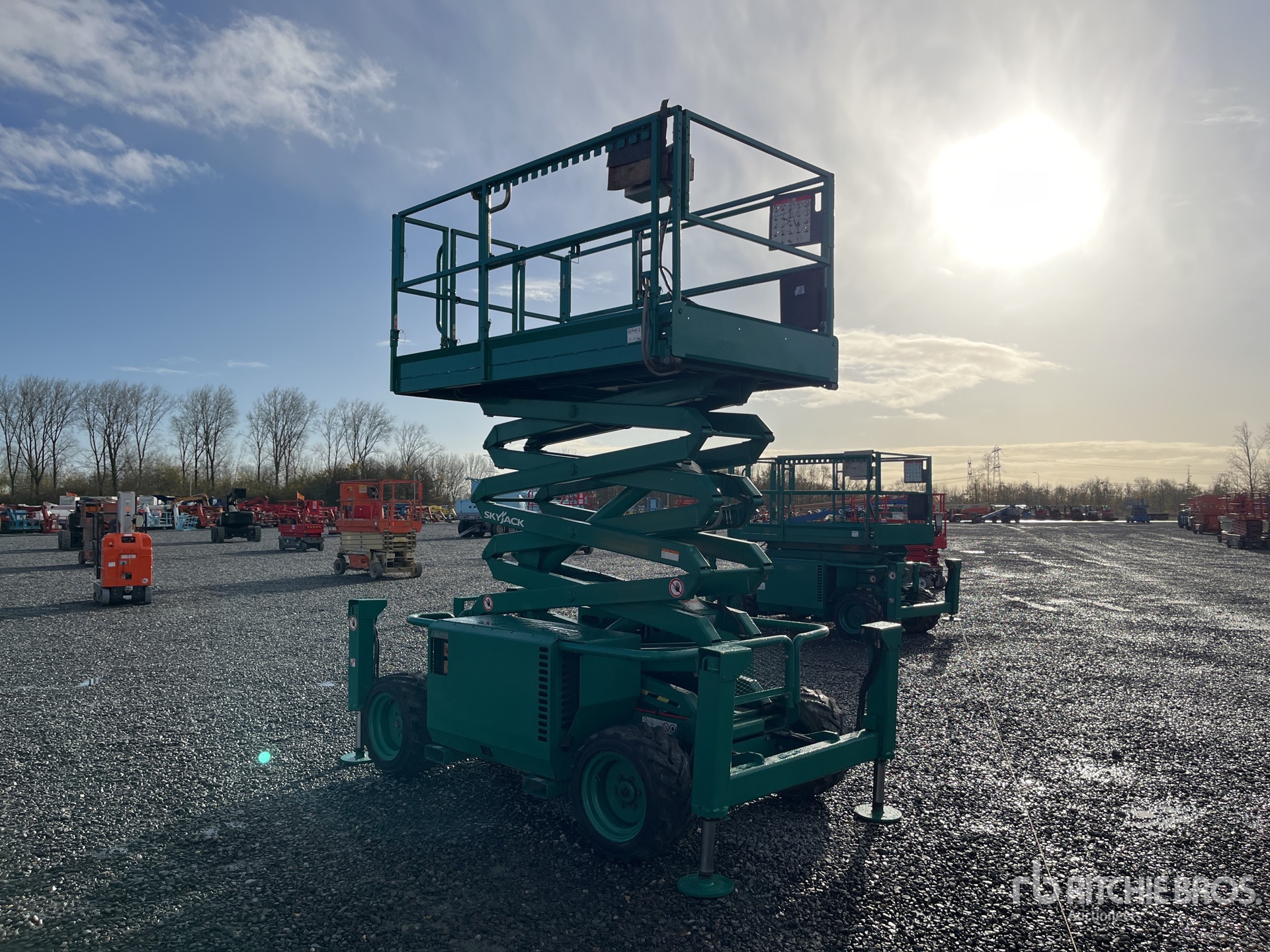 General Appearance with Picture, Left Rear Corner