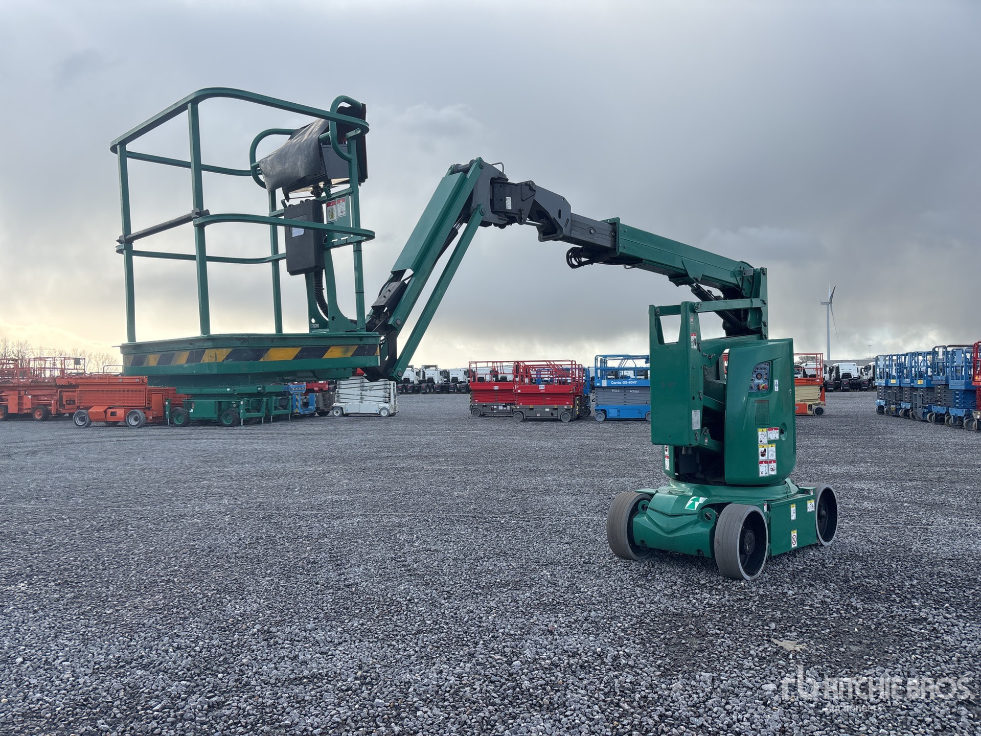 General Appearance with Picture, Right Rear Corner