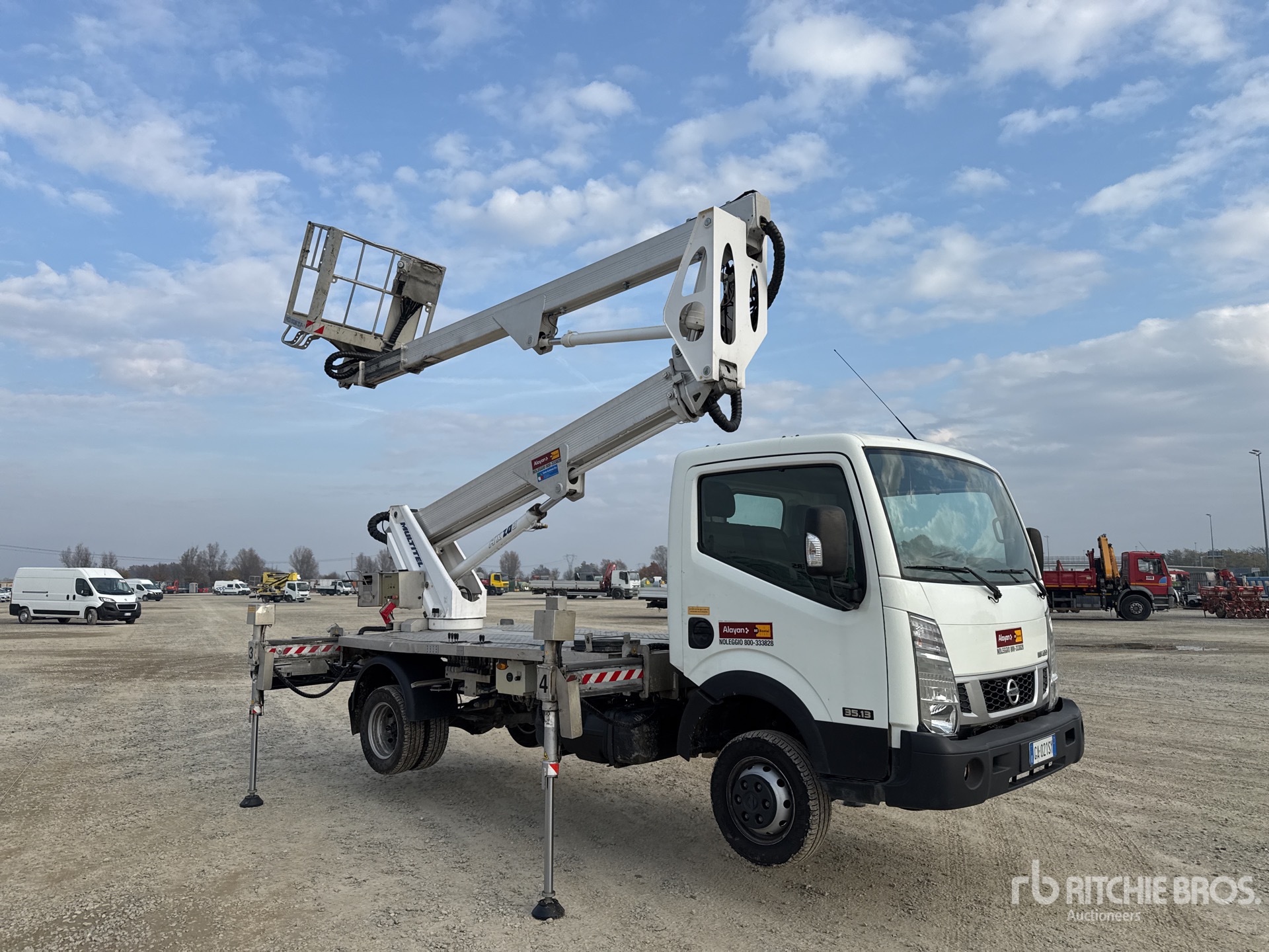 Aspect général with Image, coin avant droit