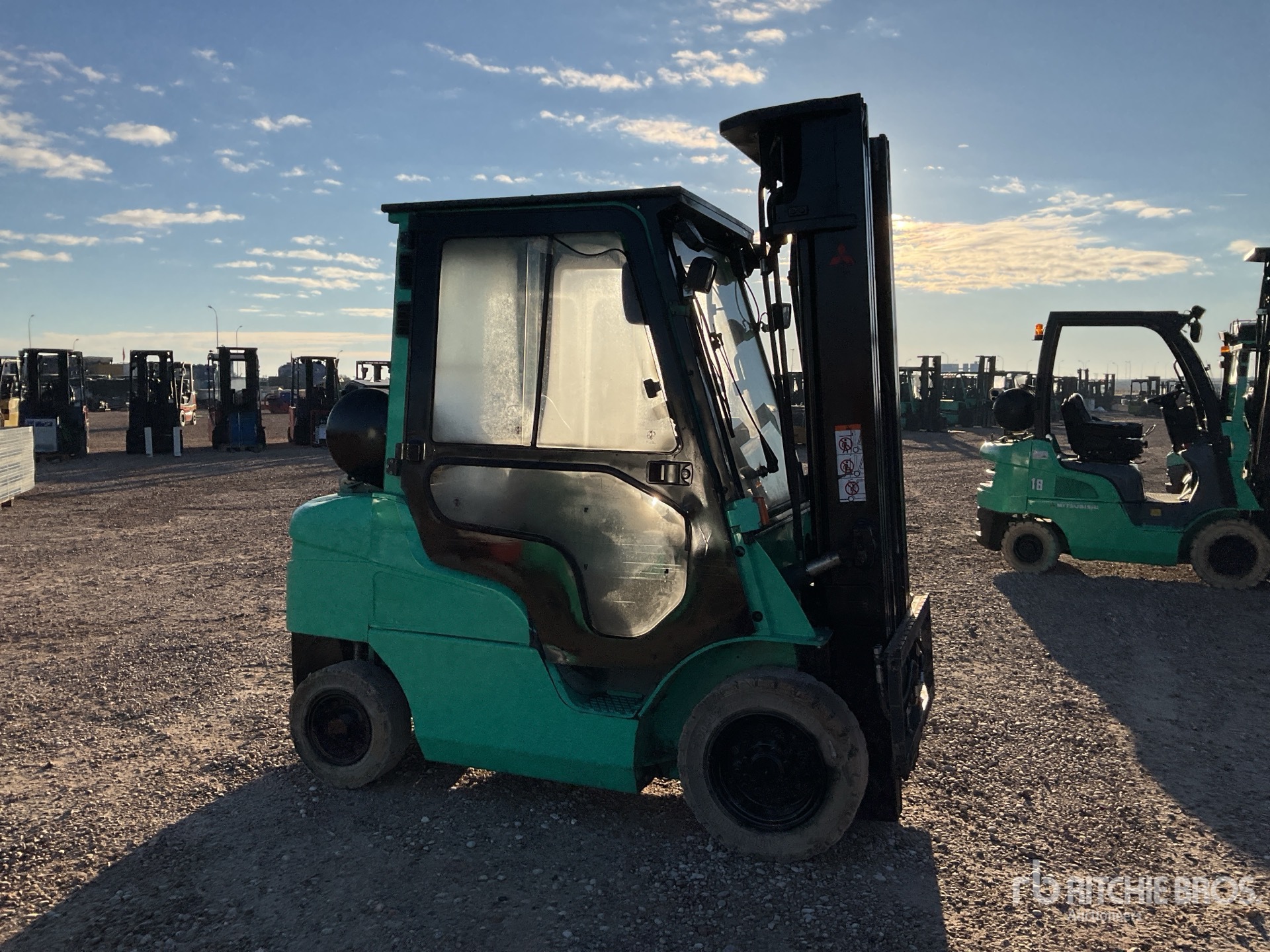 Aspect général with Image, coin avant droit