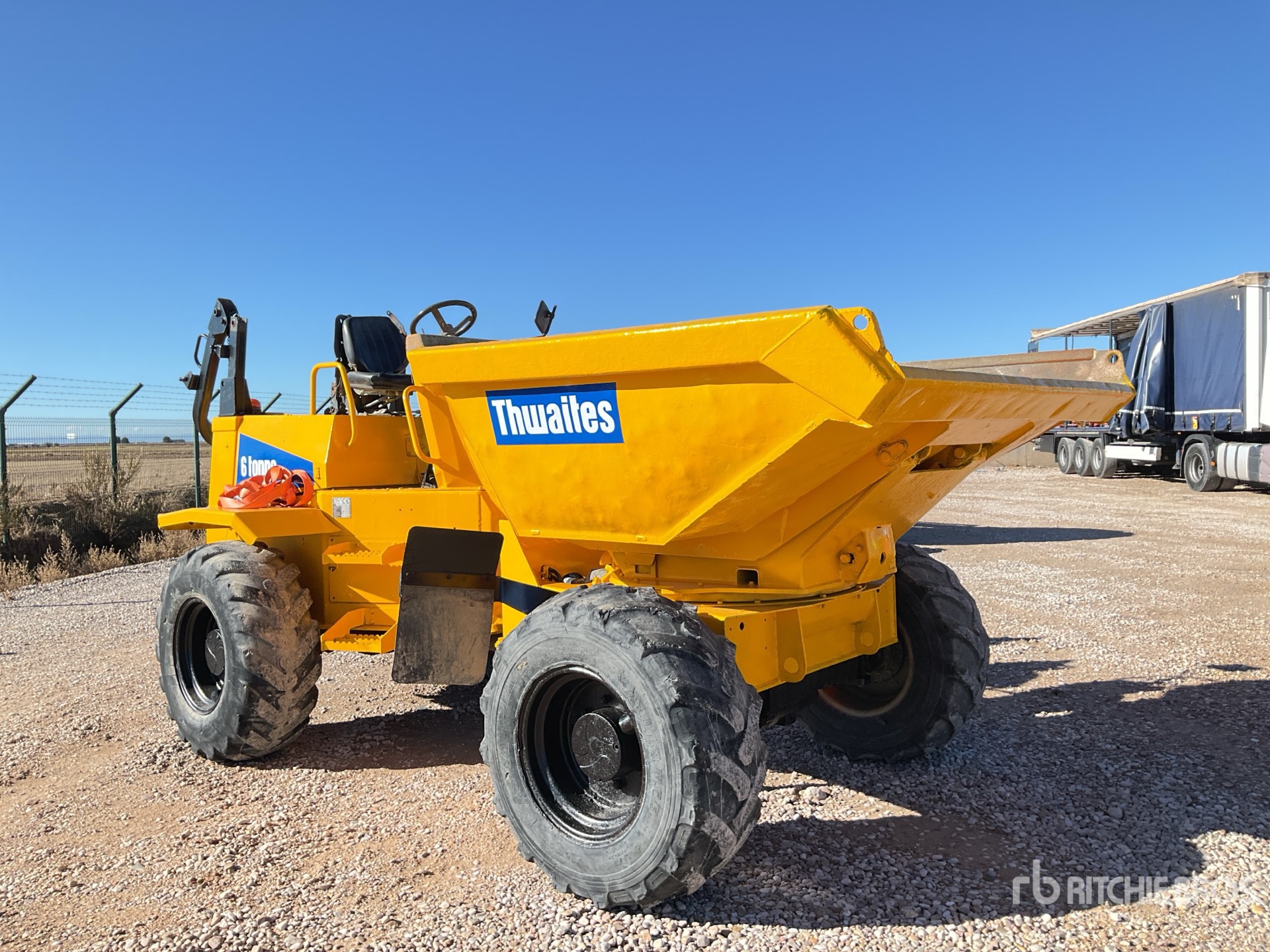 General Appearance with Bild, Ecke vorne rechts