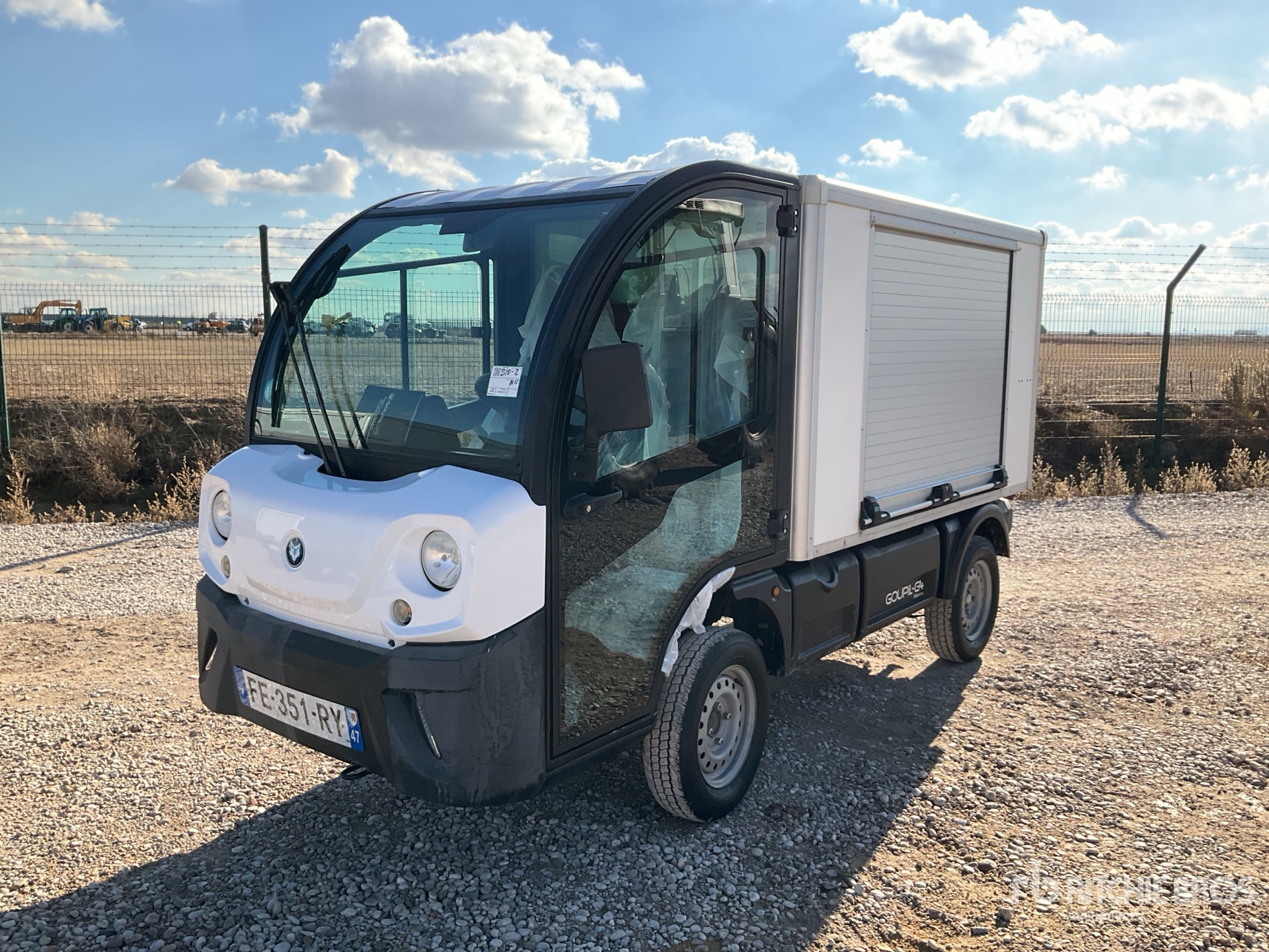 General Appearance with Picture, Left Front Corner