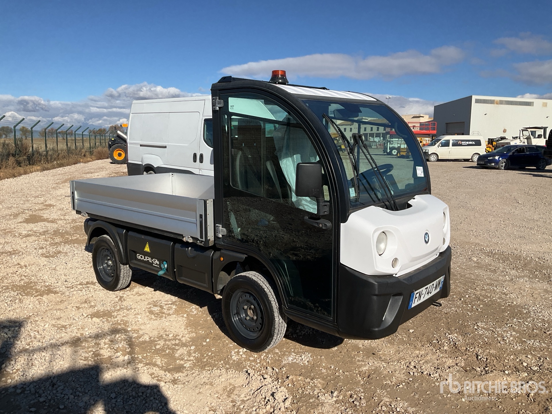 General Appearance with Bild, Ecke vorne rechts