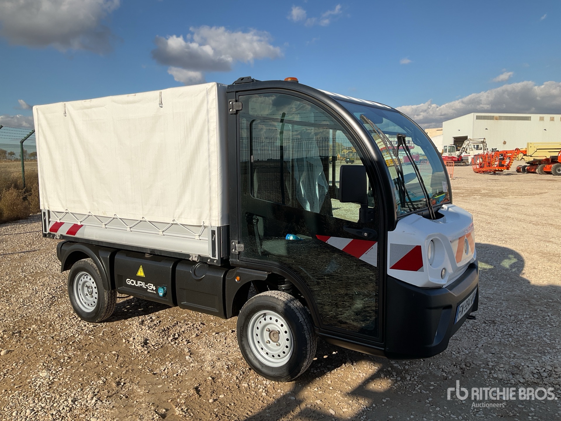 General Appearance with Picture, Right Front Corner