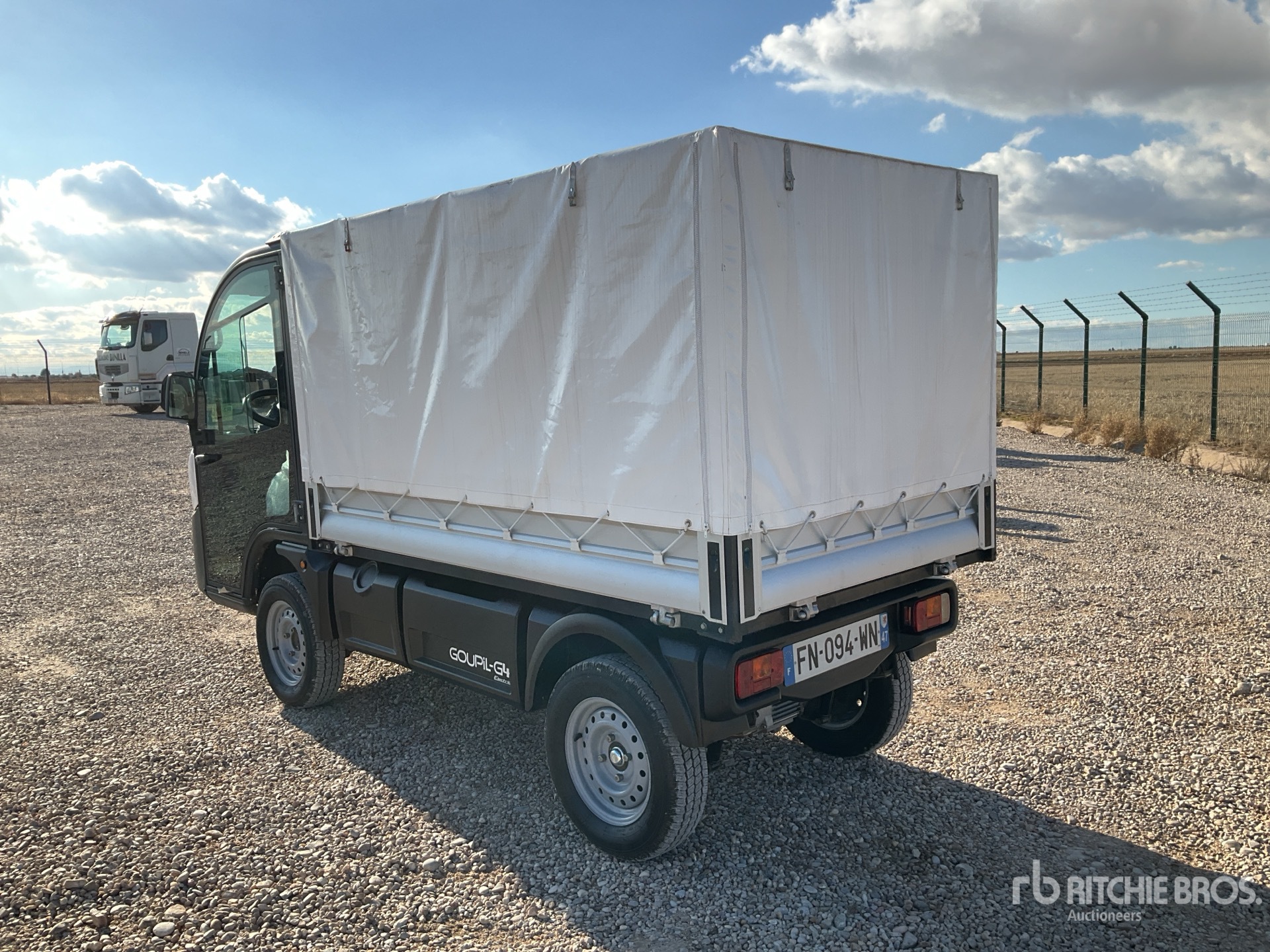 General Appearance with Picture, Left Rear Corner