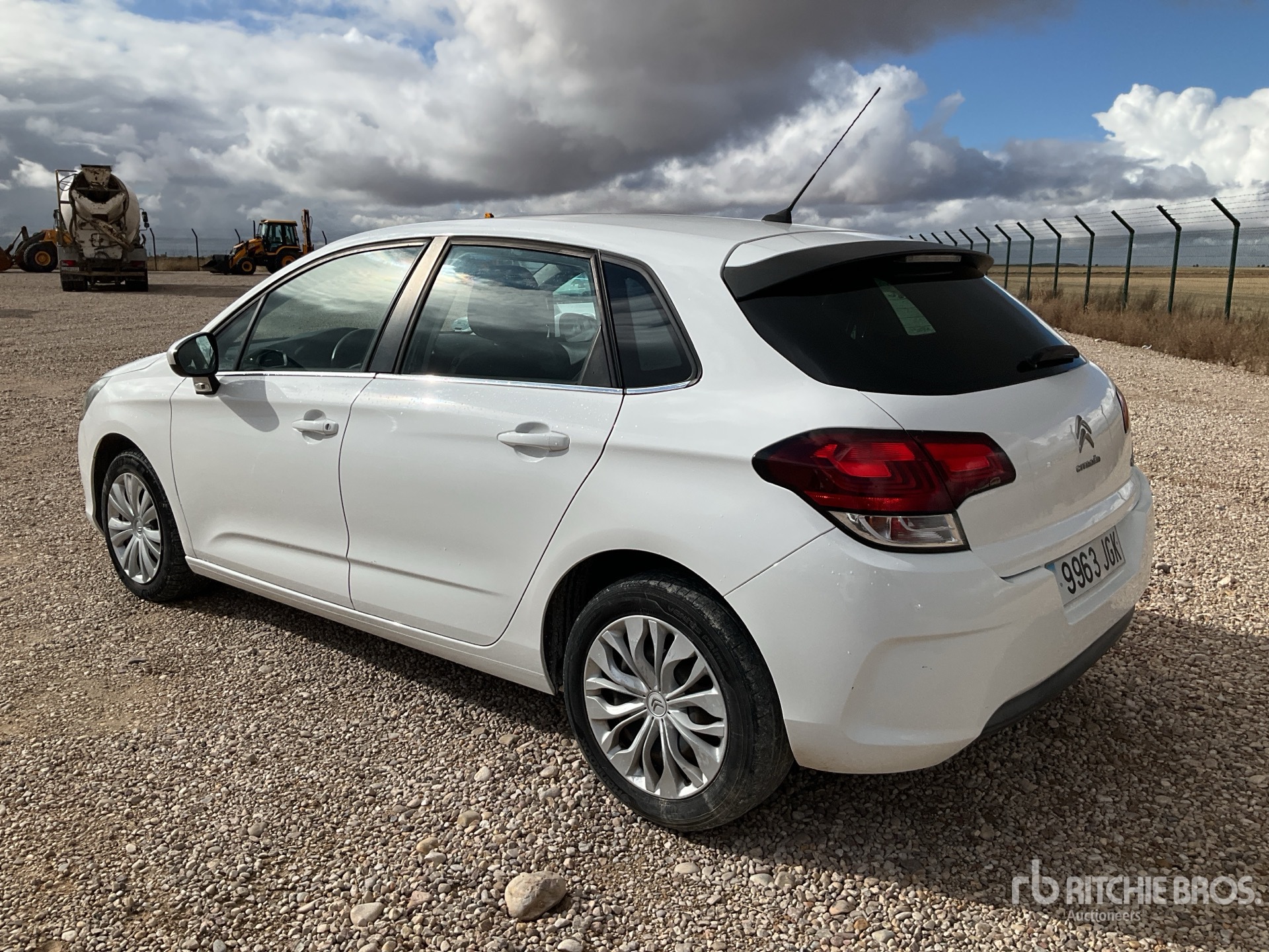 General Appearance with Picture, Left Rear Corner