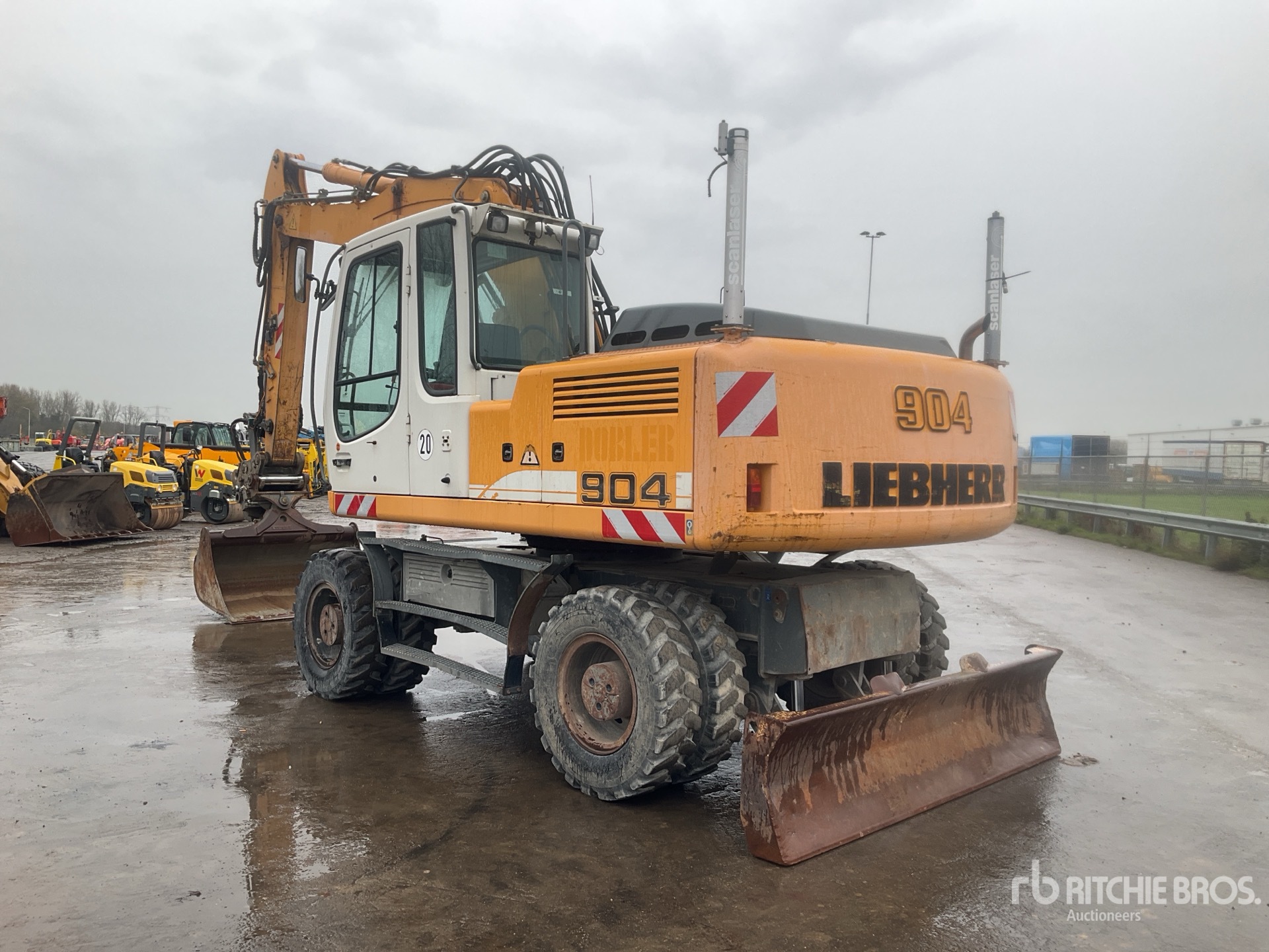 General Appearance with Imagen: esquina trasera izquierda