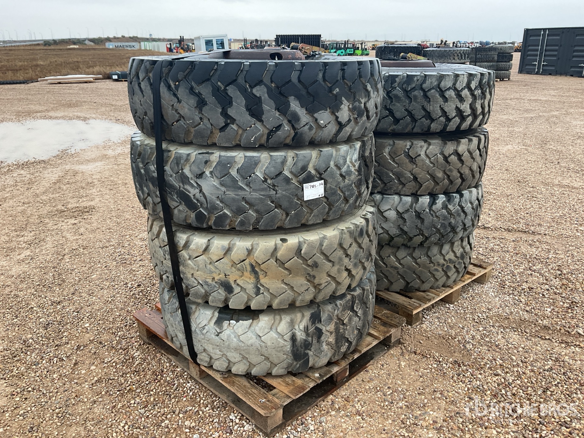 General Appearance with Bild, Ecke vorne links