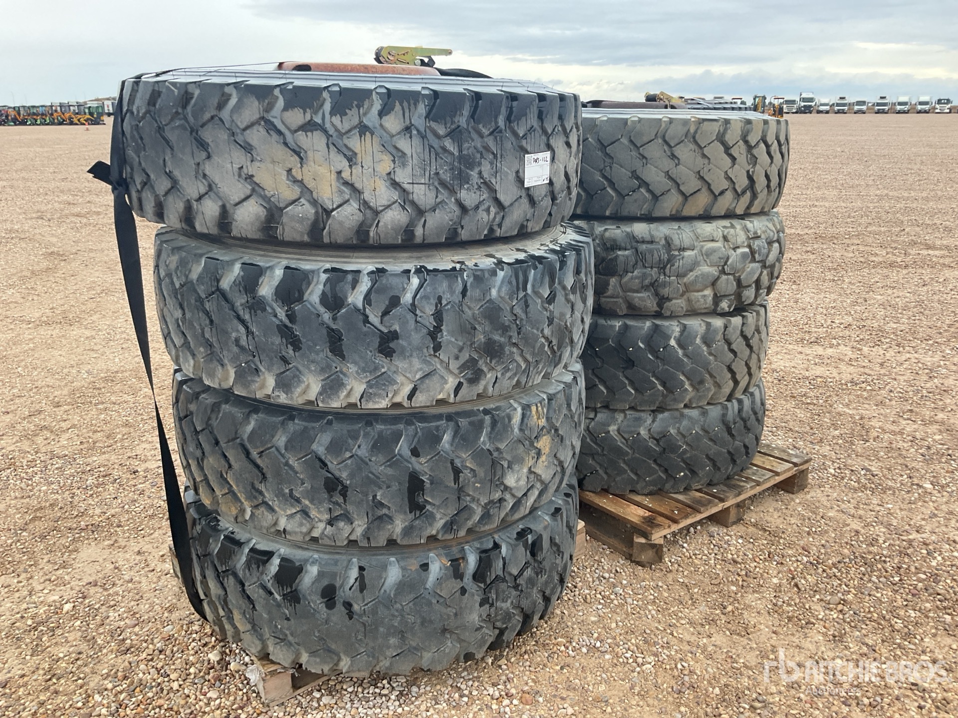 General Appearance with Bild, Ecke vorne links