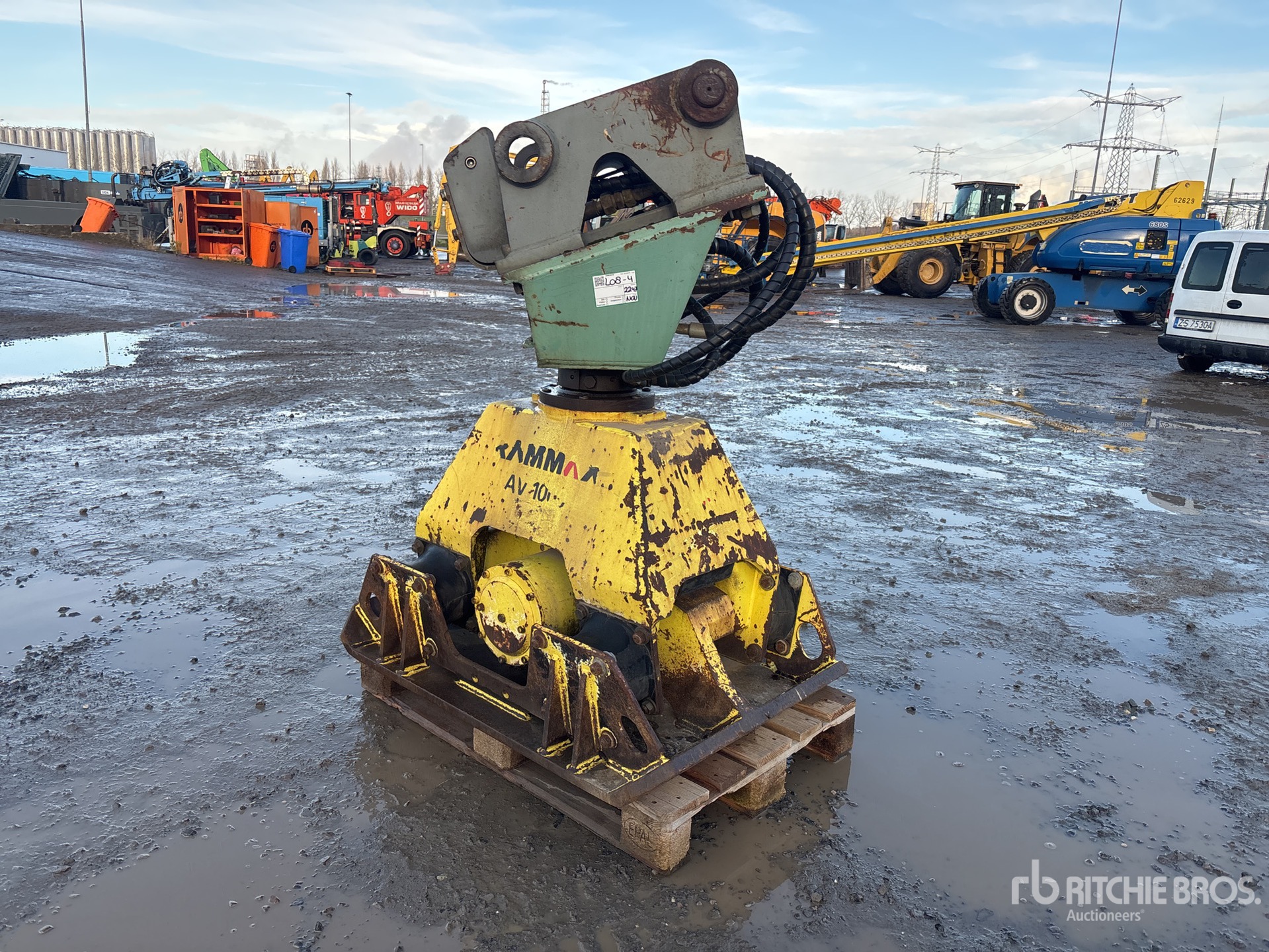 General Appearance with Picture, Right Front Corner