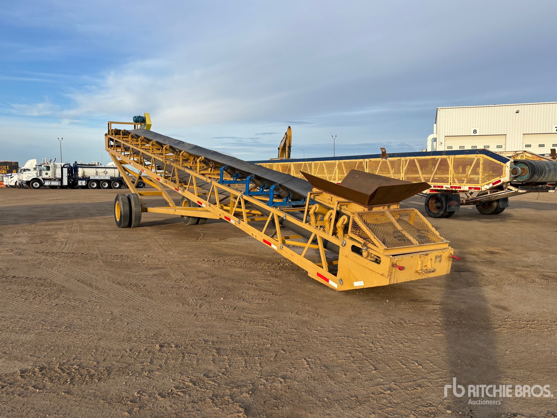 General Appearance with Image, coin avant droit