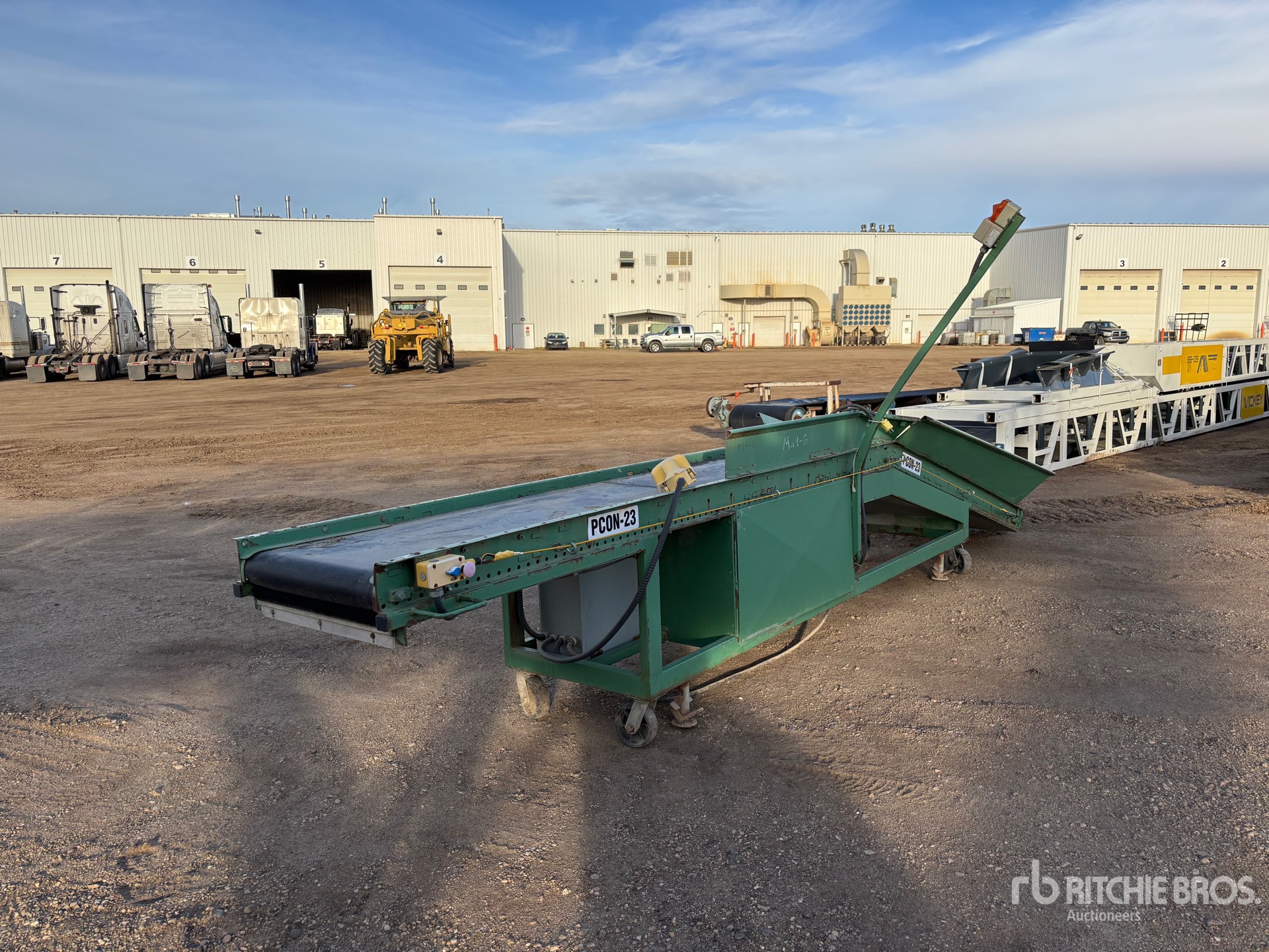 General Appearance with Bild, Ecke hinten rechts