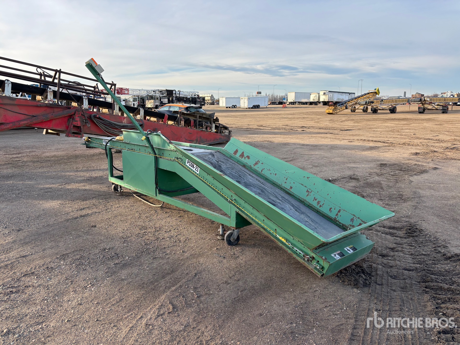 General Appearance with Bild, Ecke vorne rechts